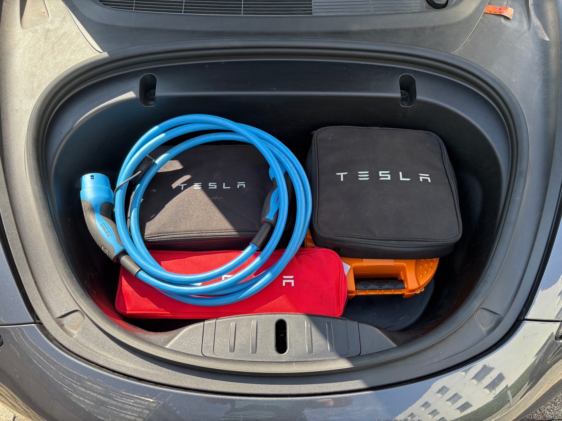 TESLA AWD Long Range D-image-6