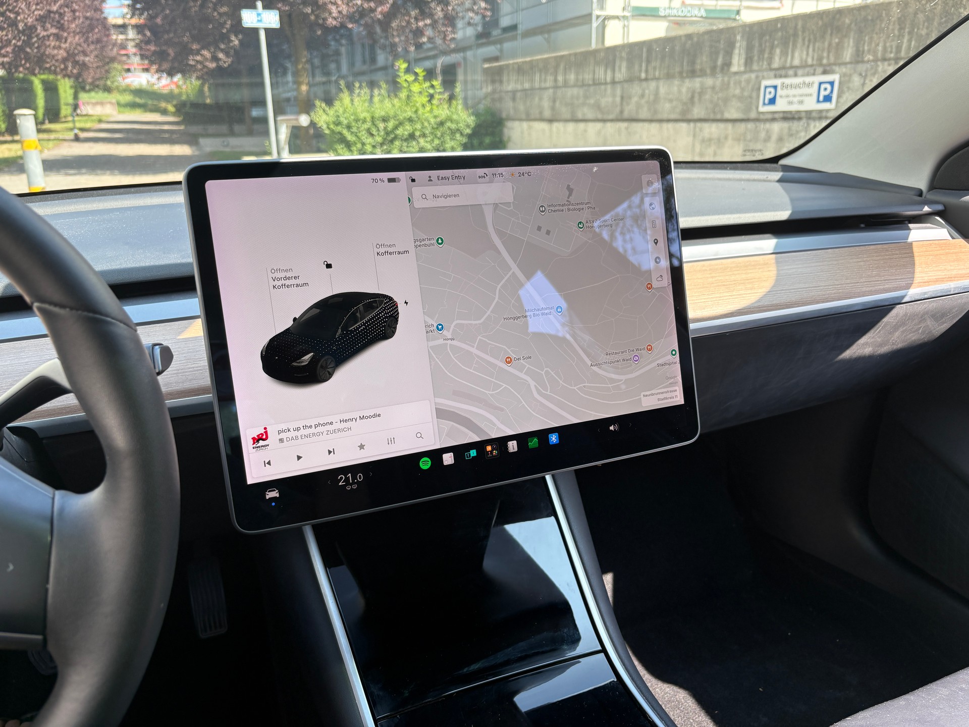 TESLA AWD Long Range D-image-4