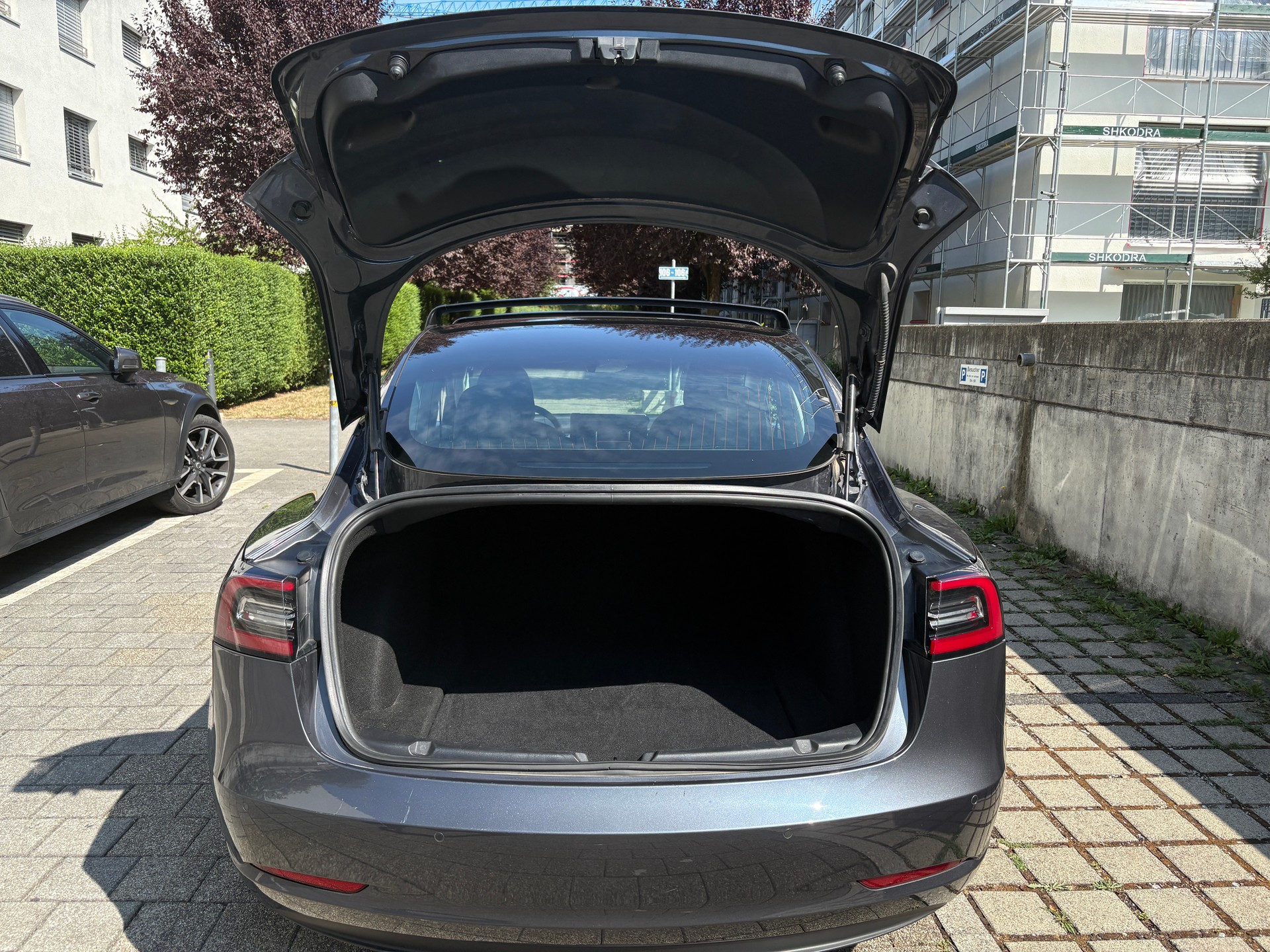 TESLA AWD Long Range D-image-5