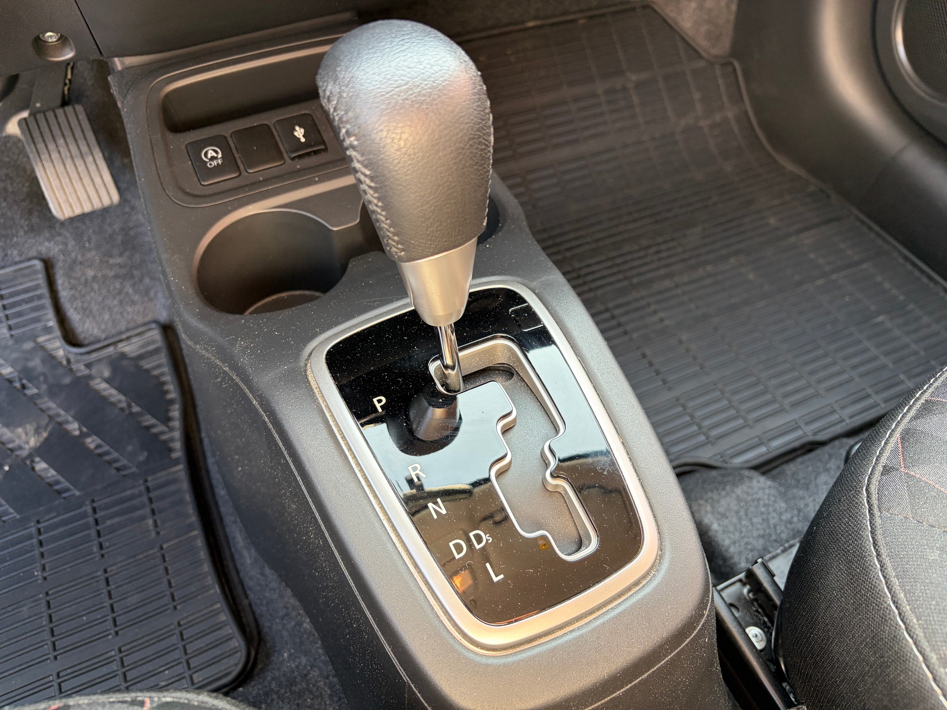MITSUBISHI Space Star 1.2 CVT Value-image-18