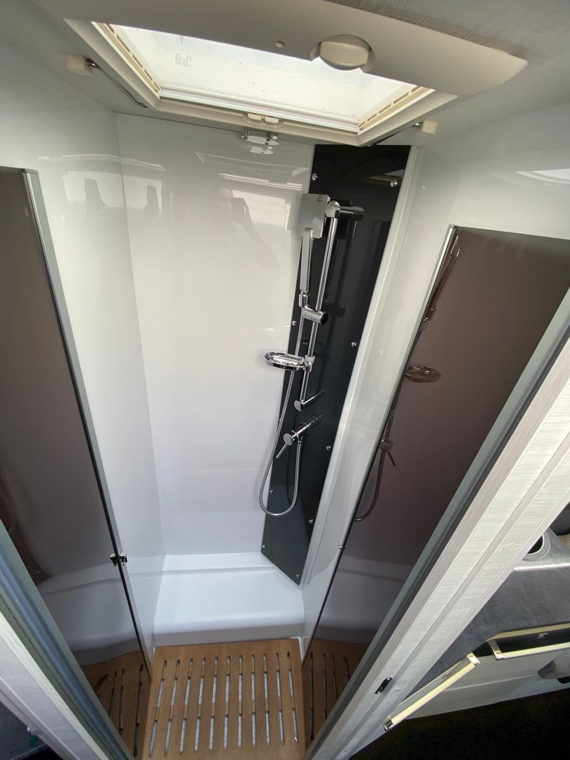 CHALLENGER Graphite 337GA Premium, Ford Transit 2.0TDCi 170PS Automat-image-13
