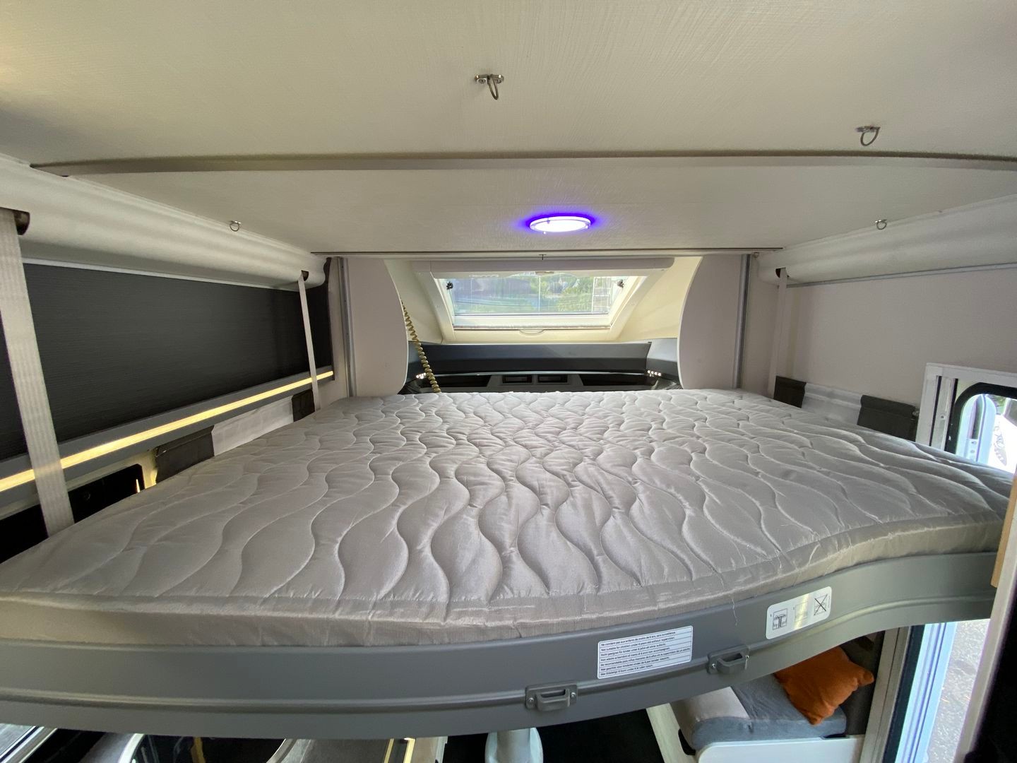CHALLENGER Graphite 337GA Premium, Ford Transit 2.0TDCi 170PS Automat-image-18