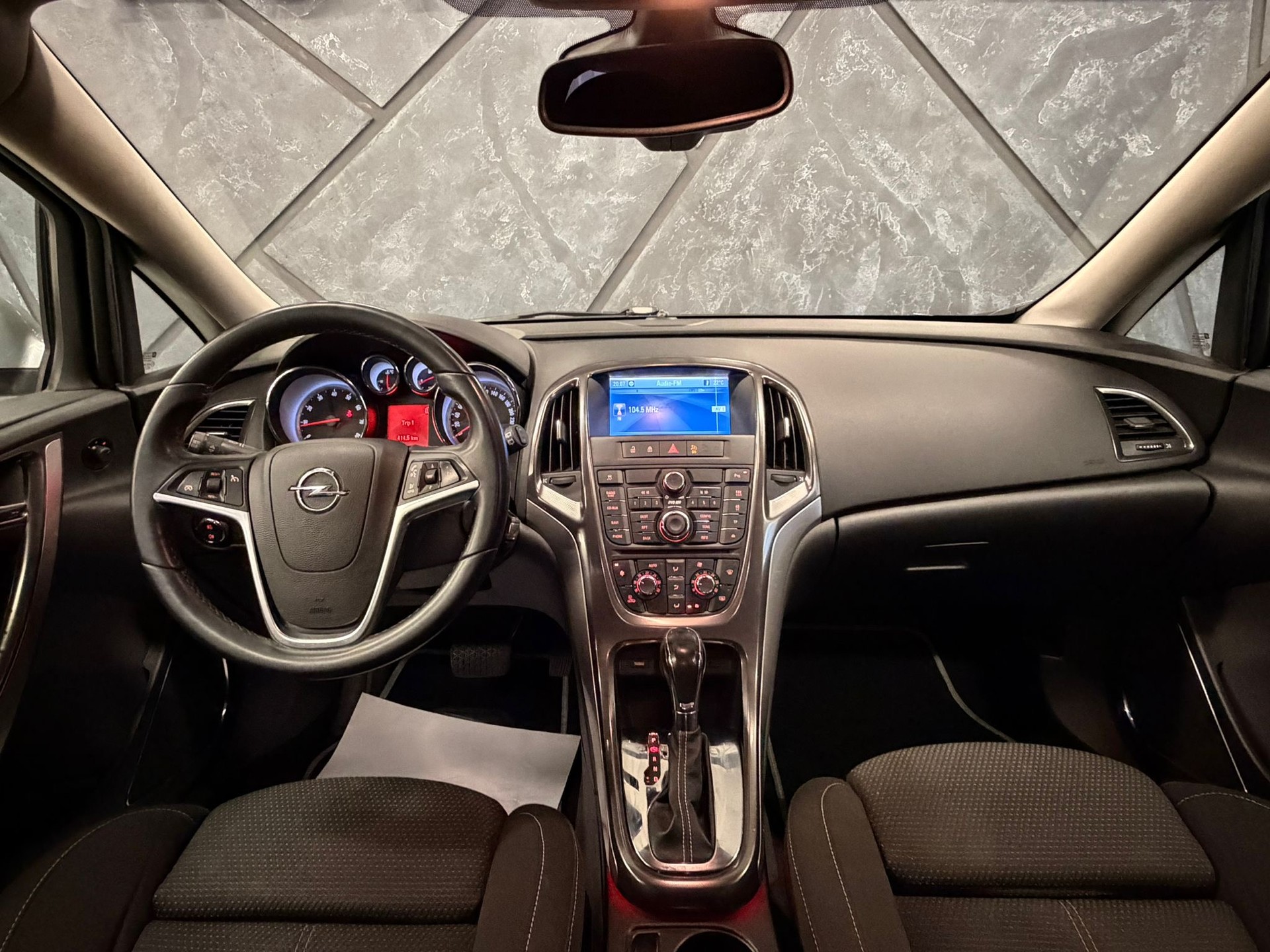 OPEL Astra 1.6i 16V Turbo Cosmo Automatic-image-8