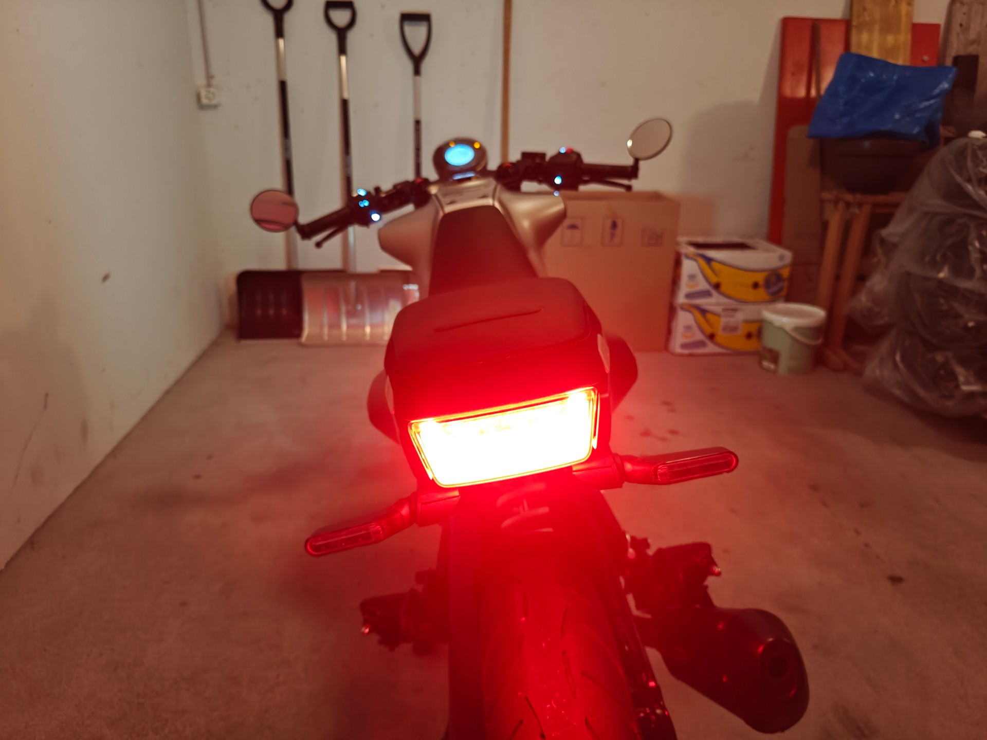 HUSQVARNA Vitpilen 401-image-8