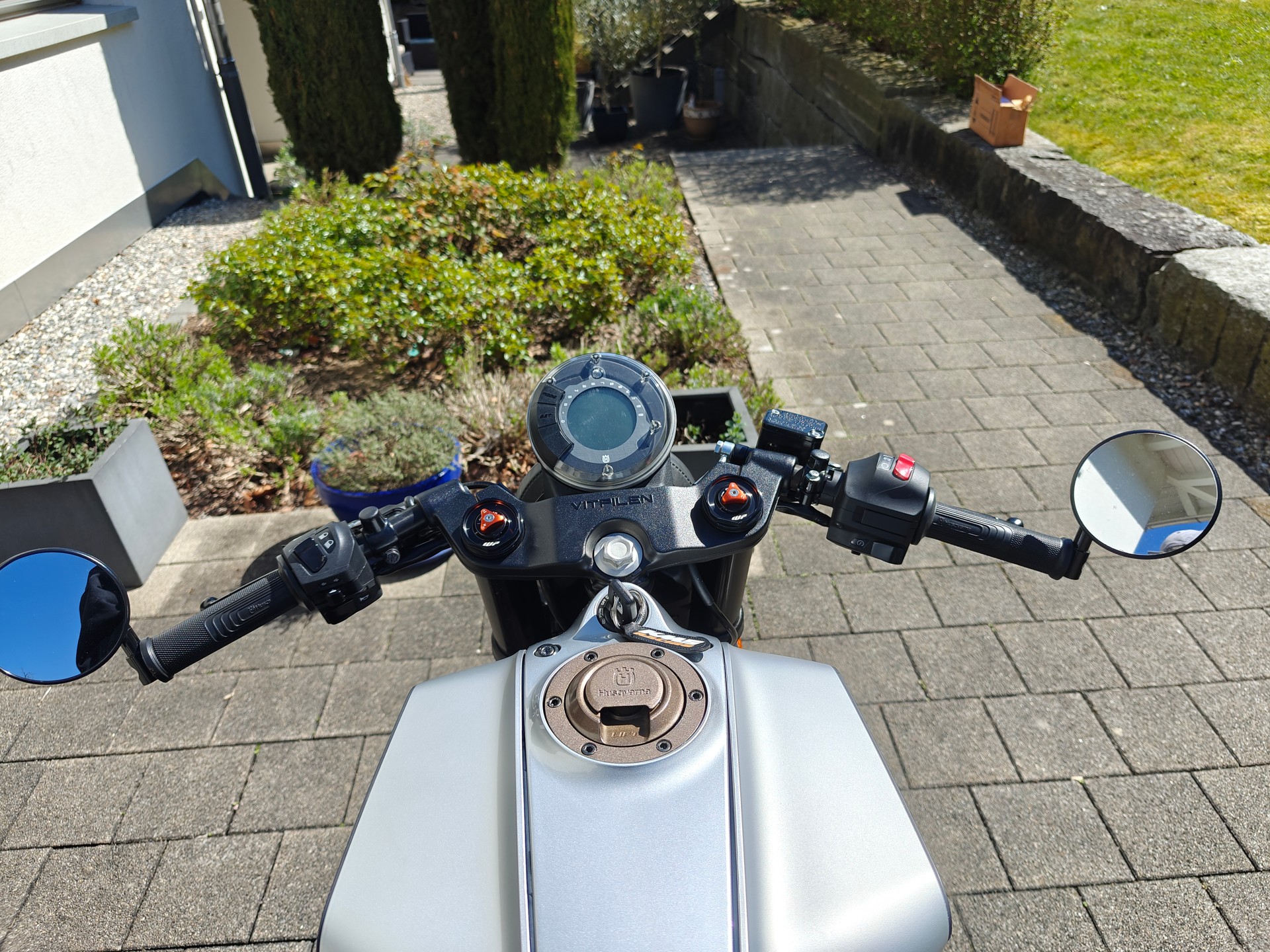 HUSQVARNA Vitpilen 401-image-3