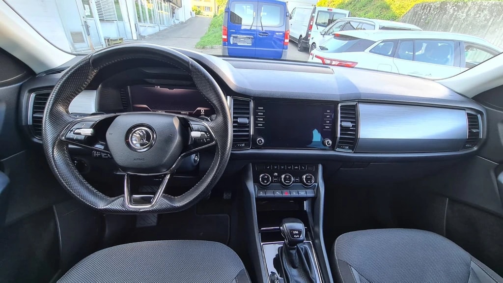 SKODA Kodiaq 2.0 TDI CR Ambition 4x4 DSG ** Gr-Navi ** RF-Kamera ** Sitzheizung ** Totwinkel-Assist ** Frisch Ab MFK **-image-8
