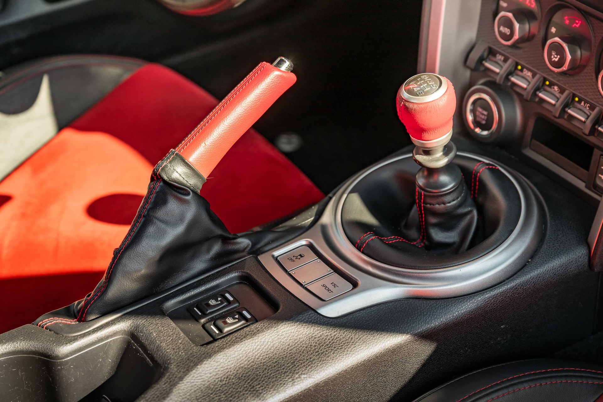 TOYOTA GT 86 2.0 D-4S Sport-image-12