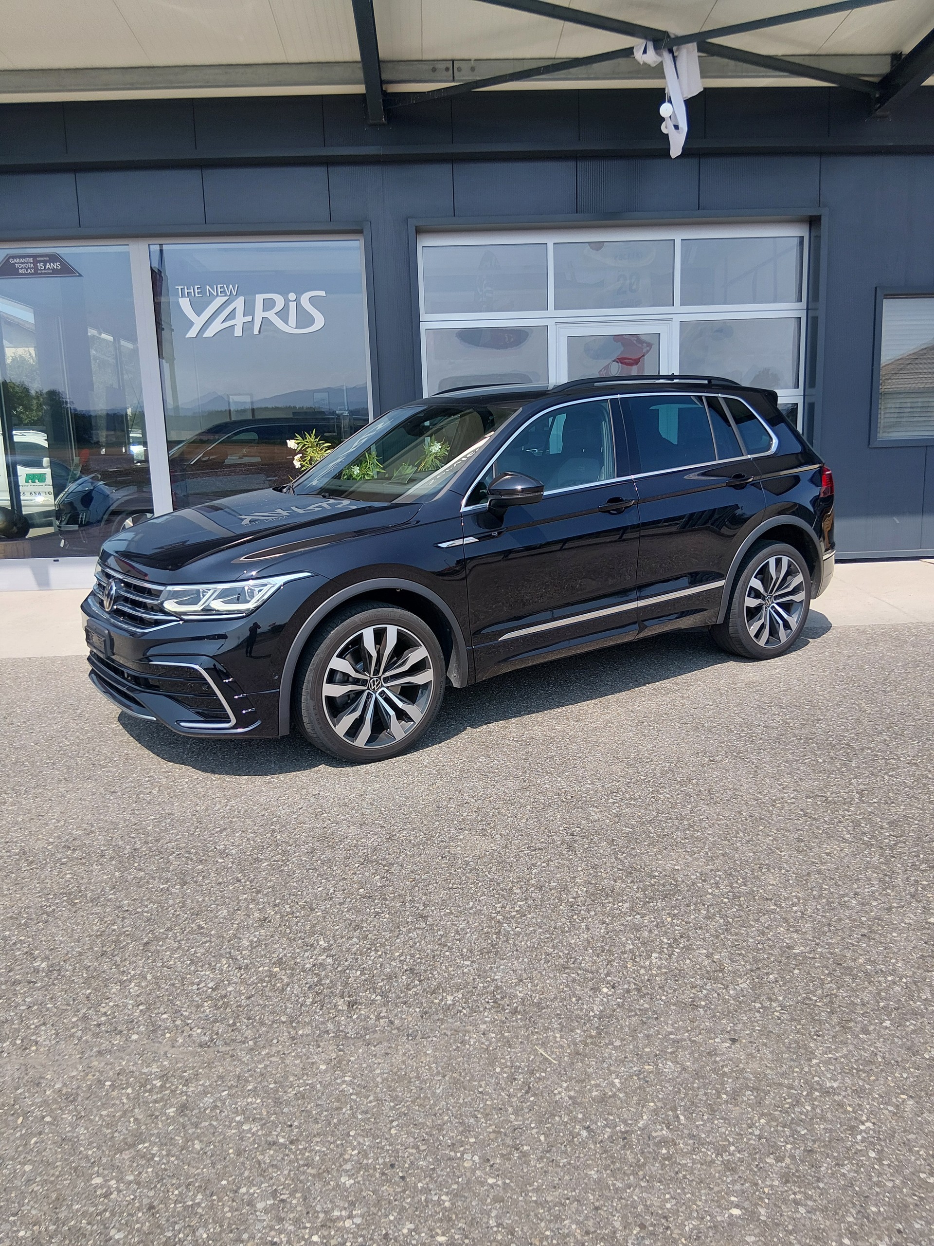 VW Tiguan 2.0 TDI SCR R-Line 4Motion DSG-image-1