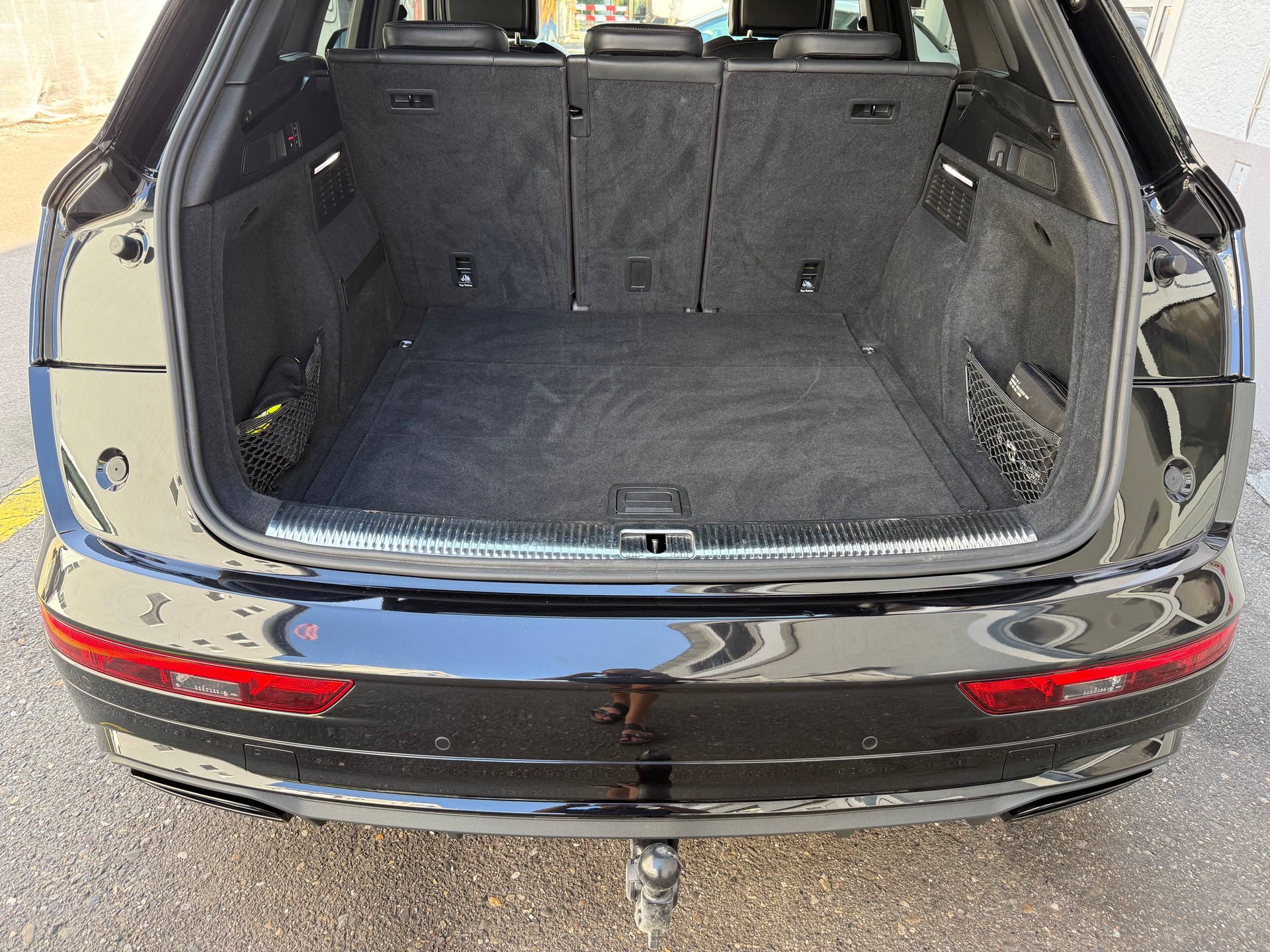 AUDI Q5 40 TDI S-Line Black Edition quattro S-tronic-image-7