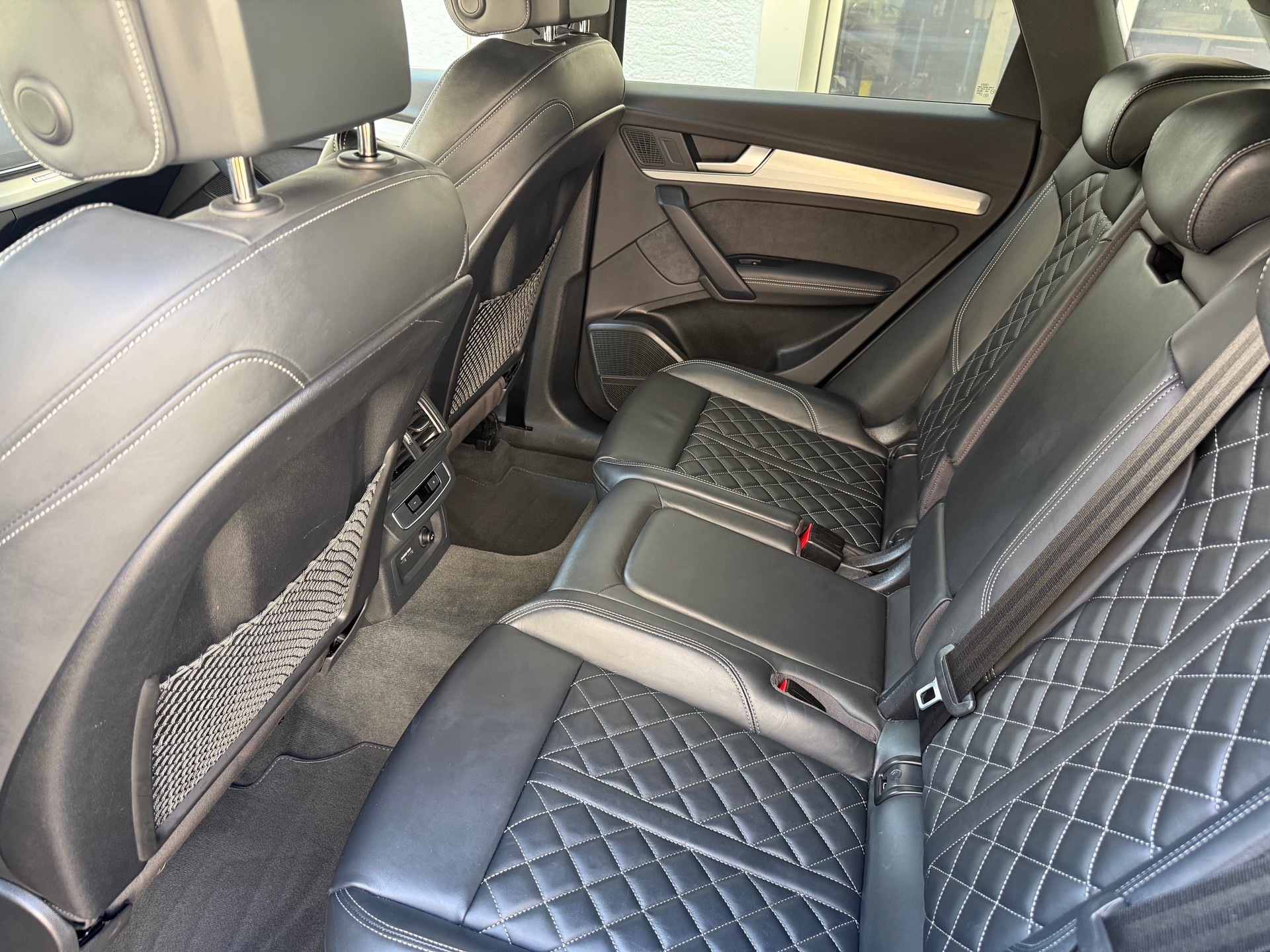 AUDI Q5 40 TDI S-Line Black Edition quattro S-tronic-image-8