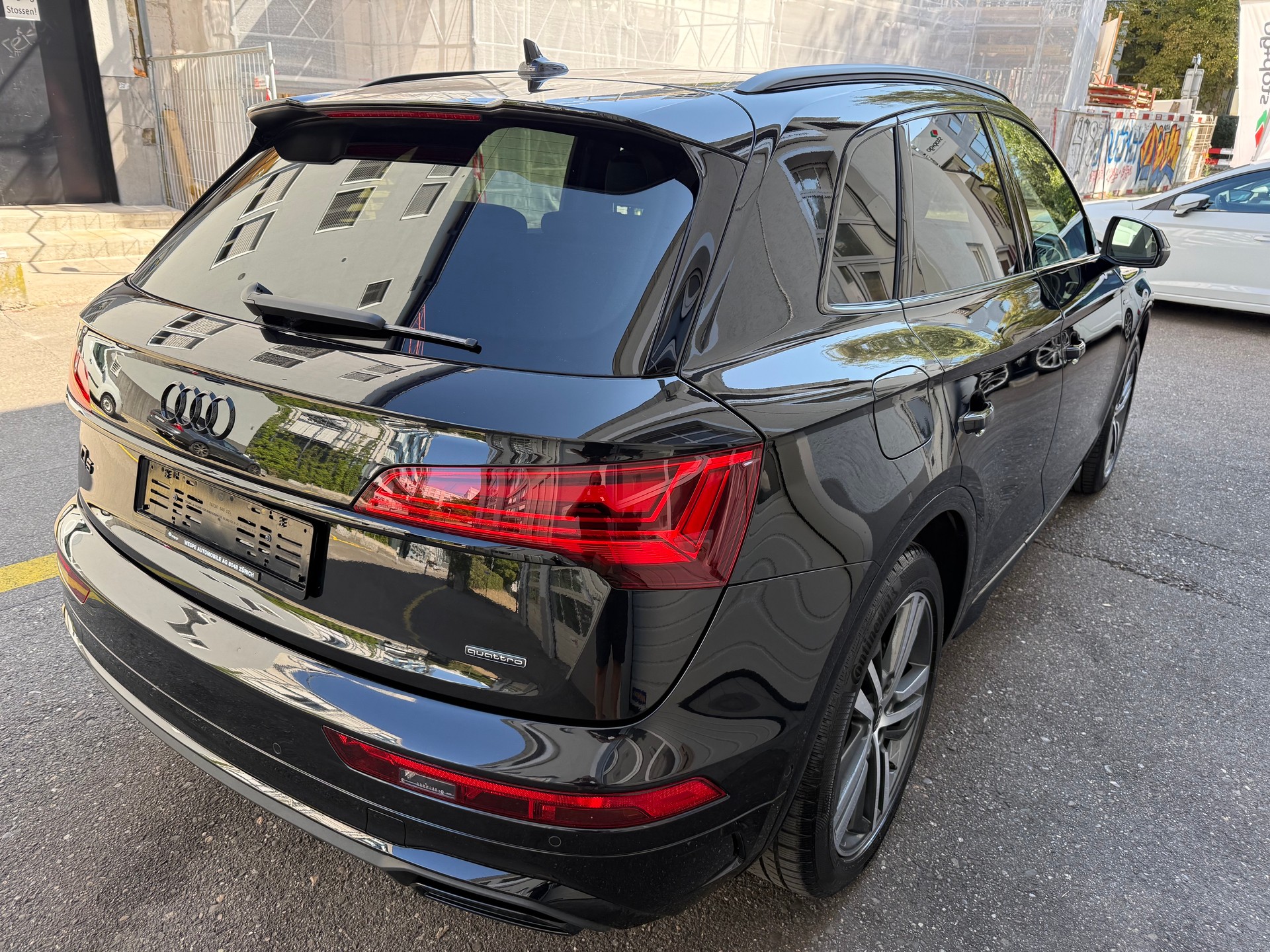 AUDI Q5 40 TDI S-Line Black Edition quattro S-tronic-image-6