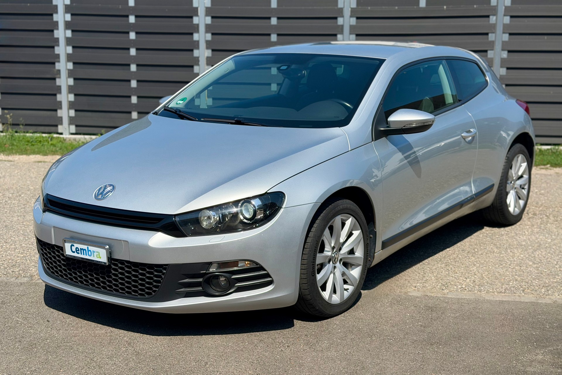 VW Scirocco 2.0 TDI DSG-image-2