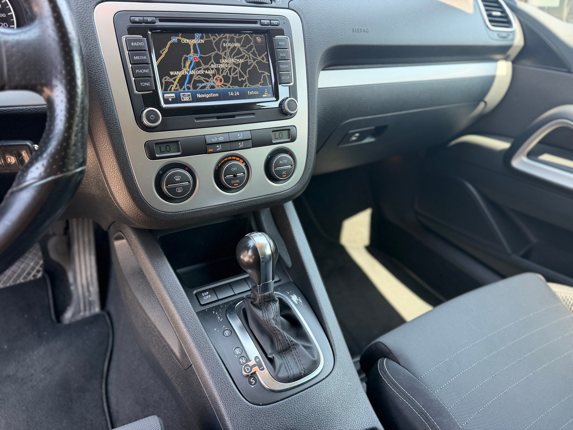 VW Scirocco 2.0 TDI DSG-image-8