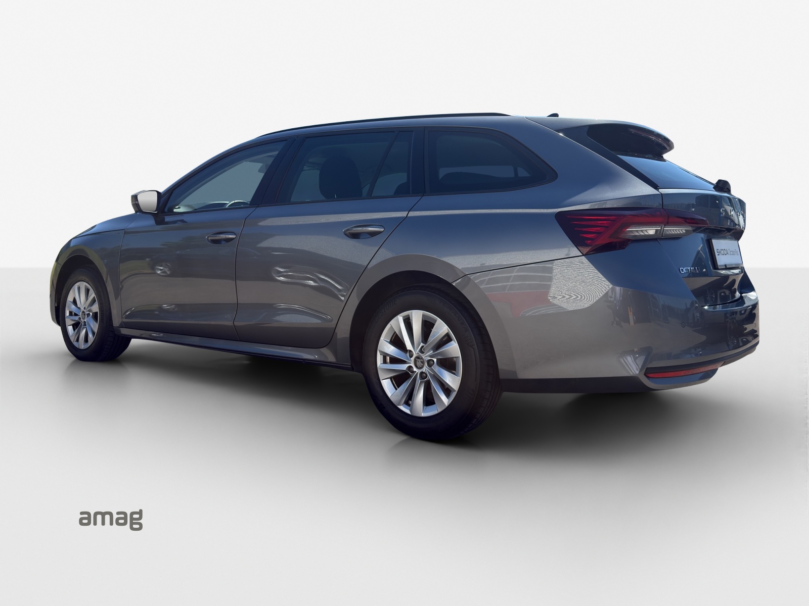 SKODA Octavia Combi 2.0 TDI DSG Selection-image-2