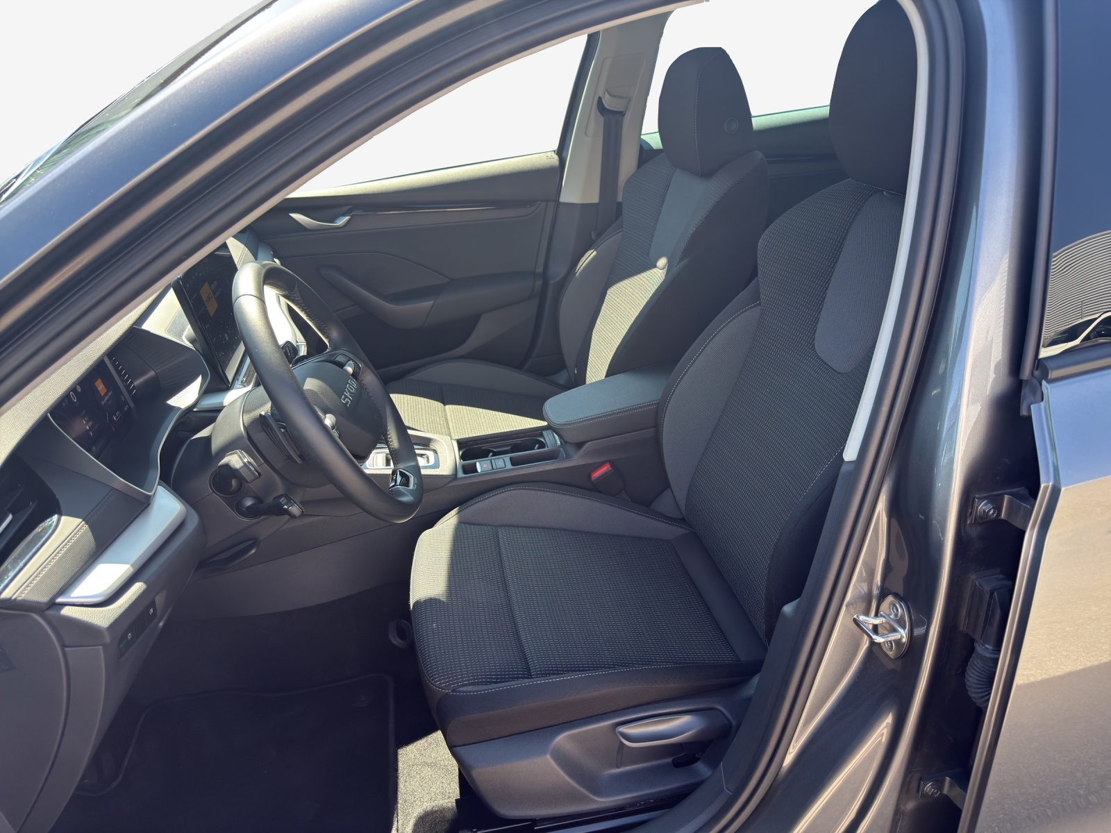 SKODA Octavia Combi 2.0 TDI DSG Selection-image-7