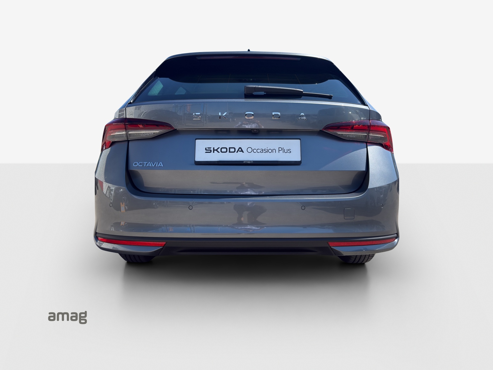 SKODA Octavia Combi 2.0 TDI DSG Selection-image-3