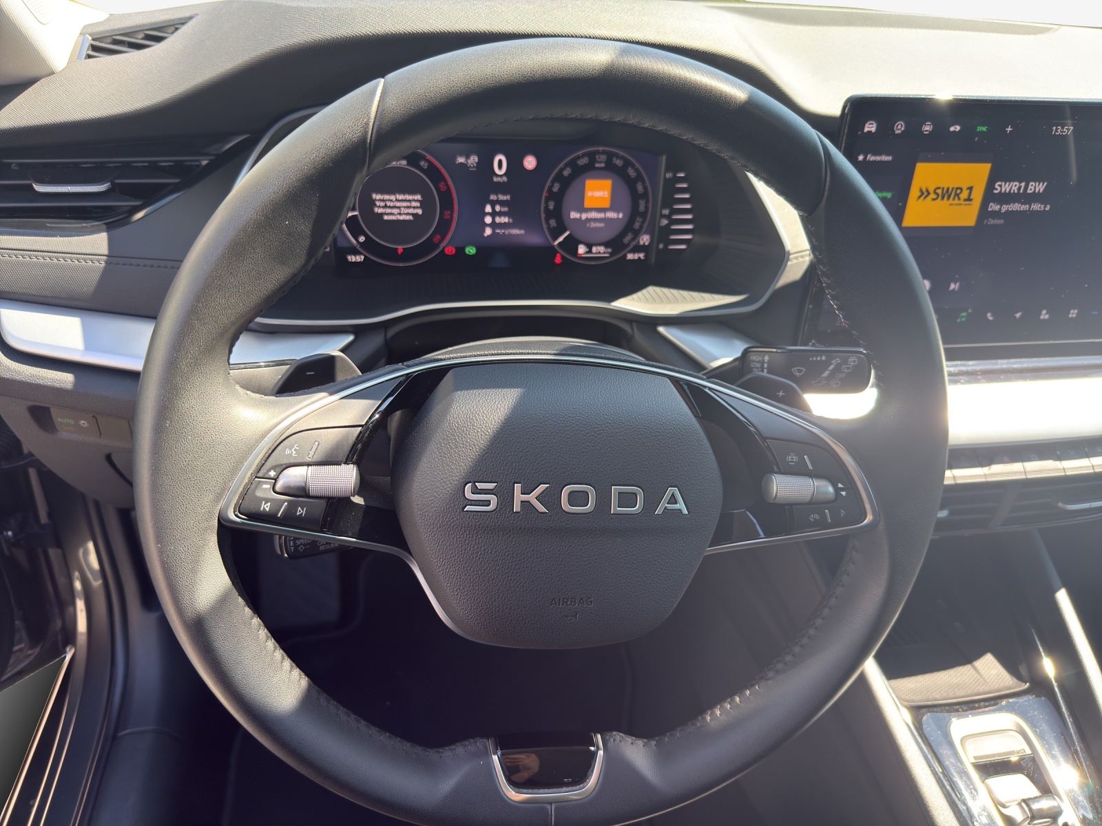 SKODA Octavia Combi 2.0 TDI DSG Selection-image-8