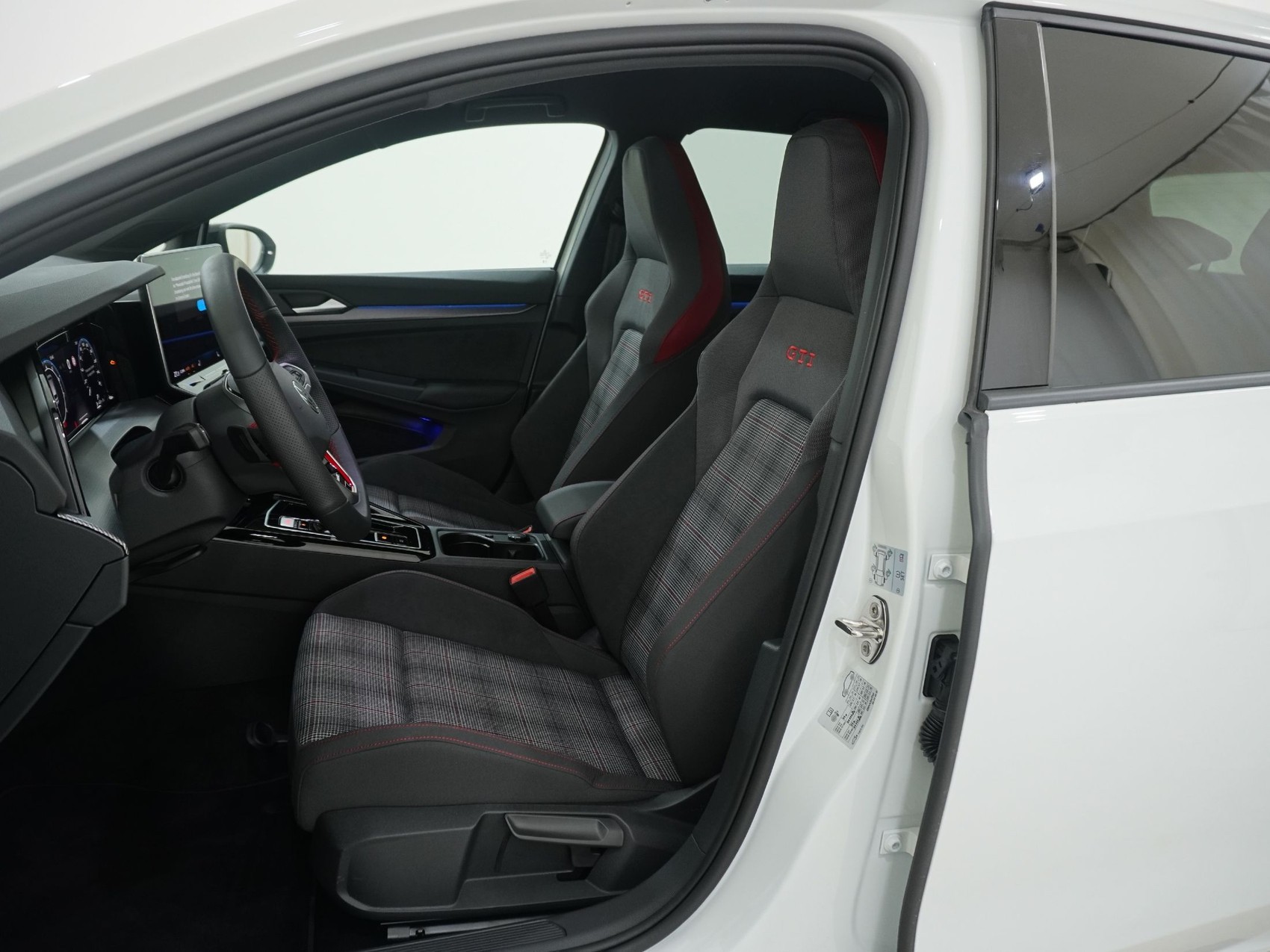 VW Golf VIII 2.0 TSI GTI DSG-image-11
