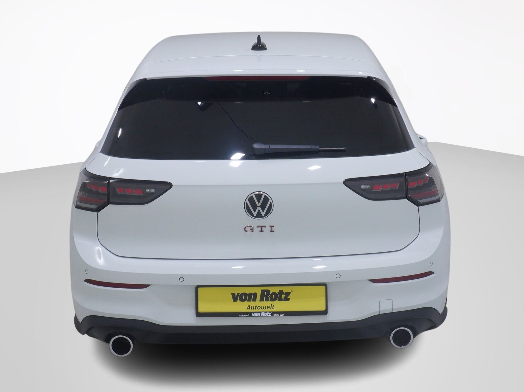 VW Golf VIII 2.0 TSI GTI DSG-image-2