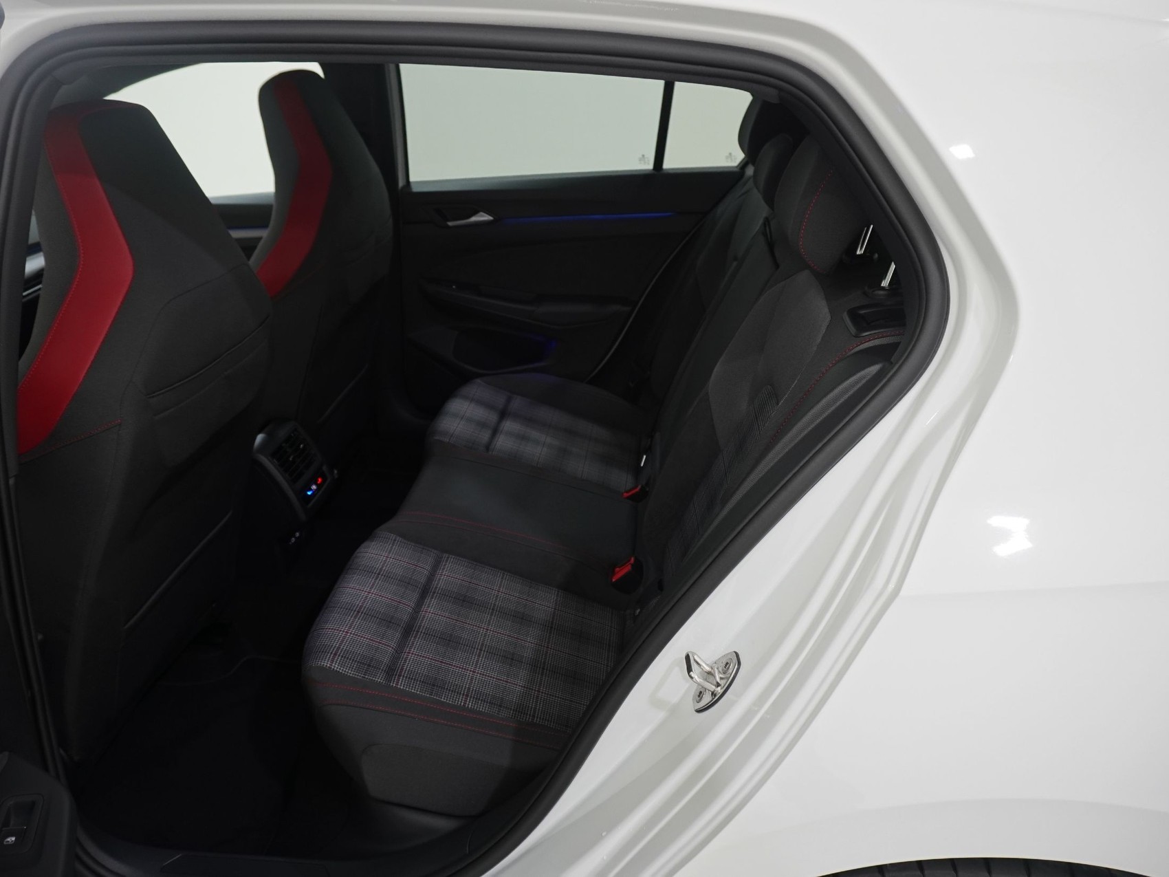 VW Golf VIII 2.0 TSI GTI DSG-image-13