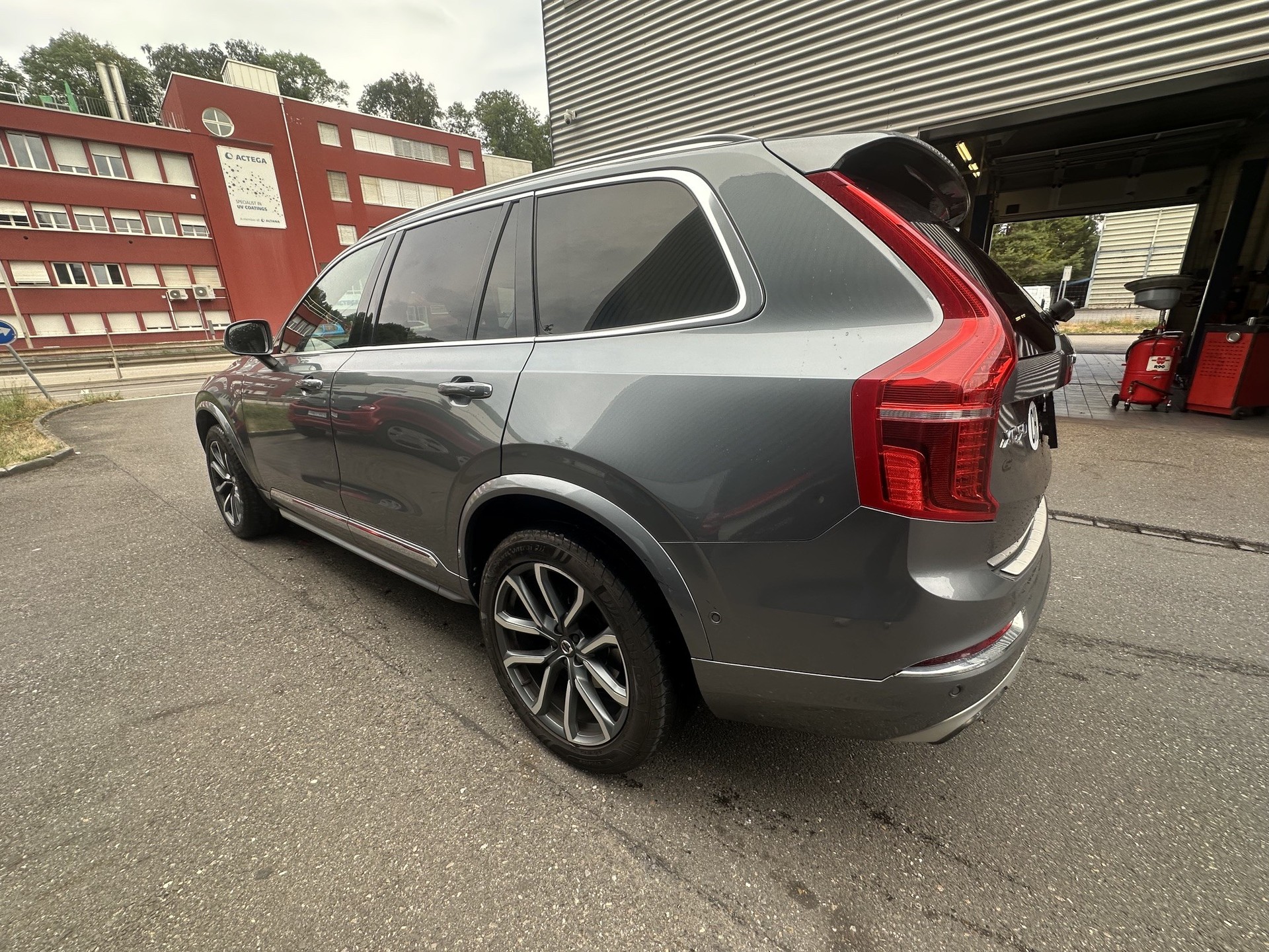 VOLVO XC90 D5 AWD Inscription Geartronic-image-3