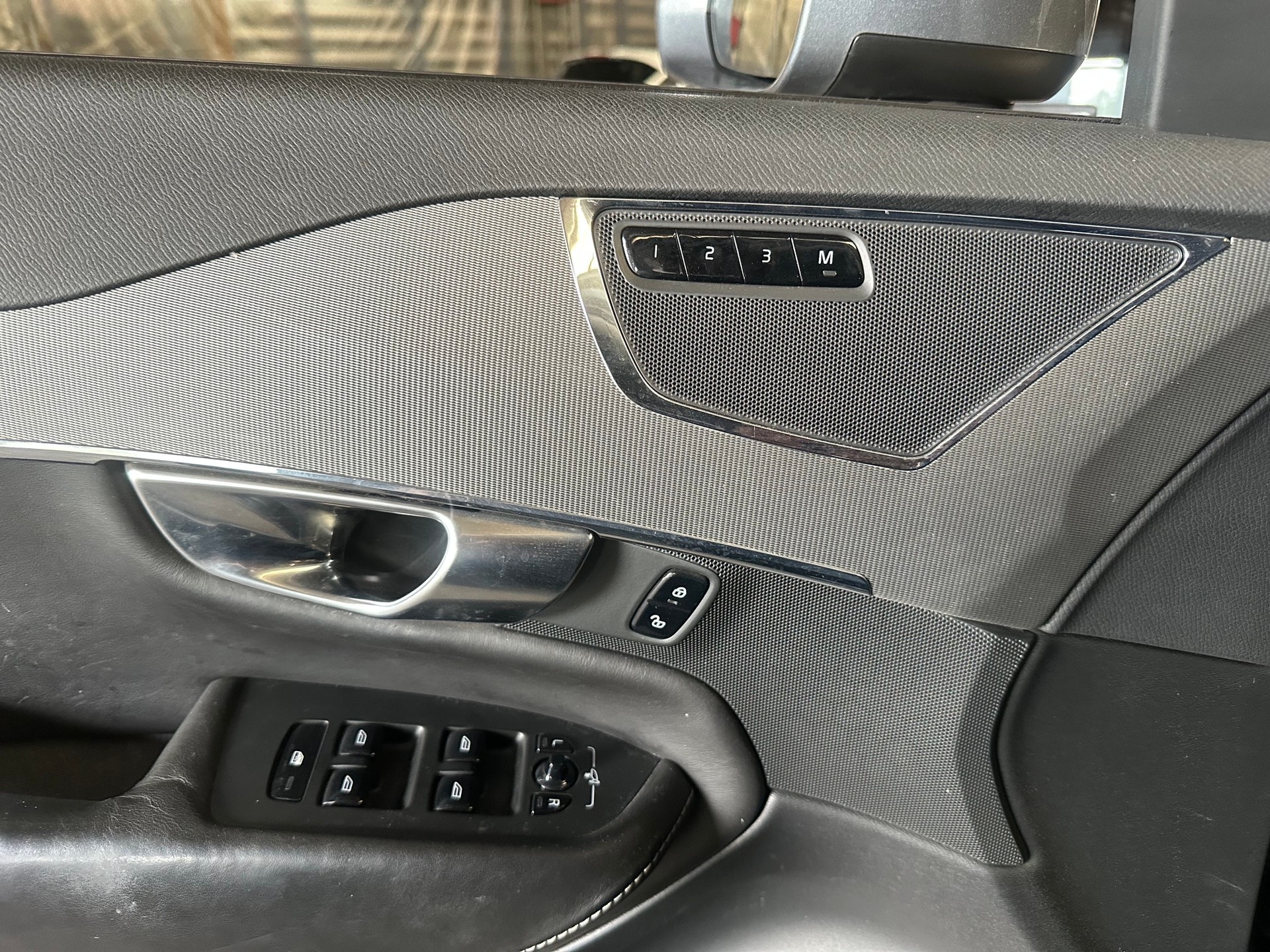 VOLVO XC90 D5 AWD Inscription Geartronic-image-13