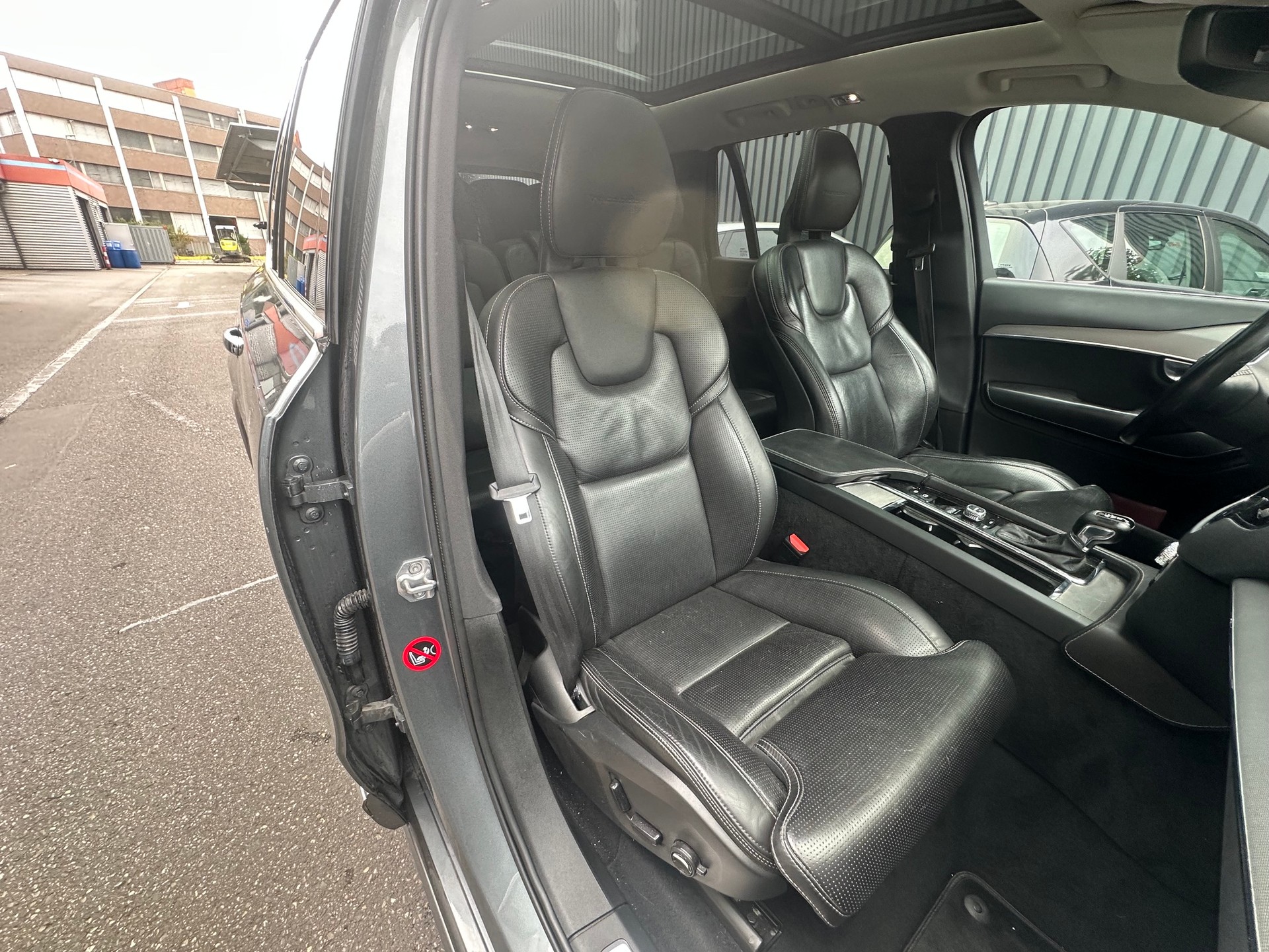 VOLVO XC90 D5 AWD Inscription Geartronic-image-8