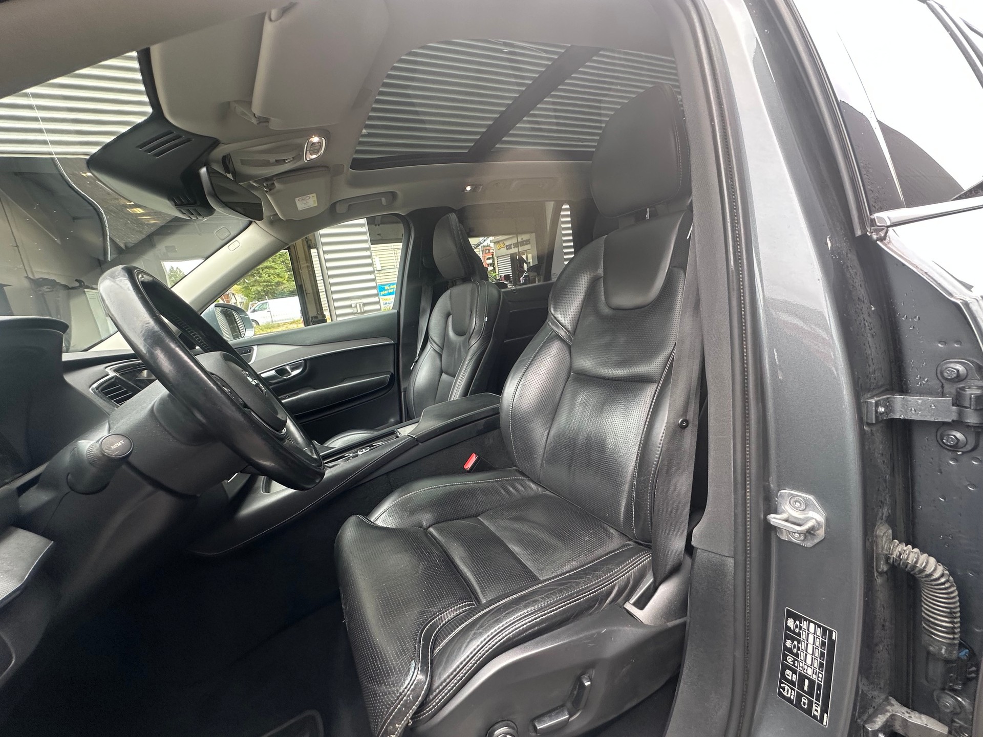 VOLVO XC90 D5 AWD Inscription Geartronic-image-11