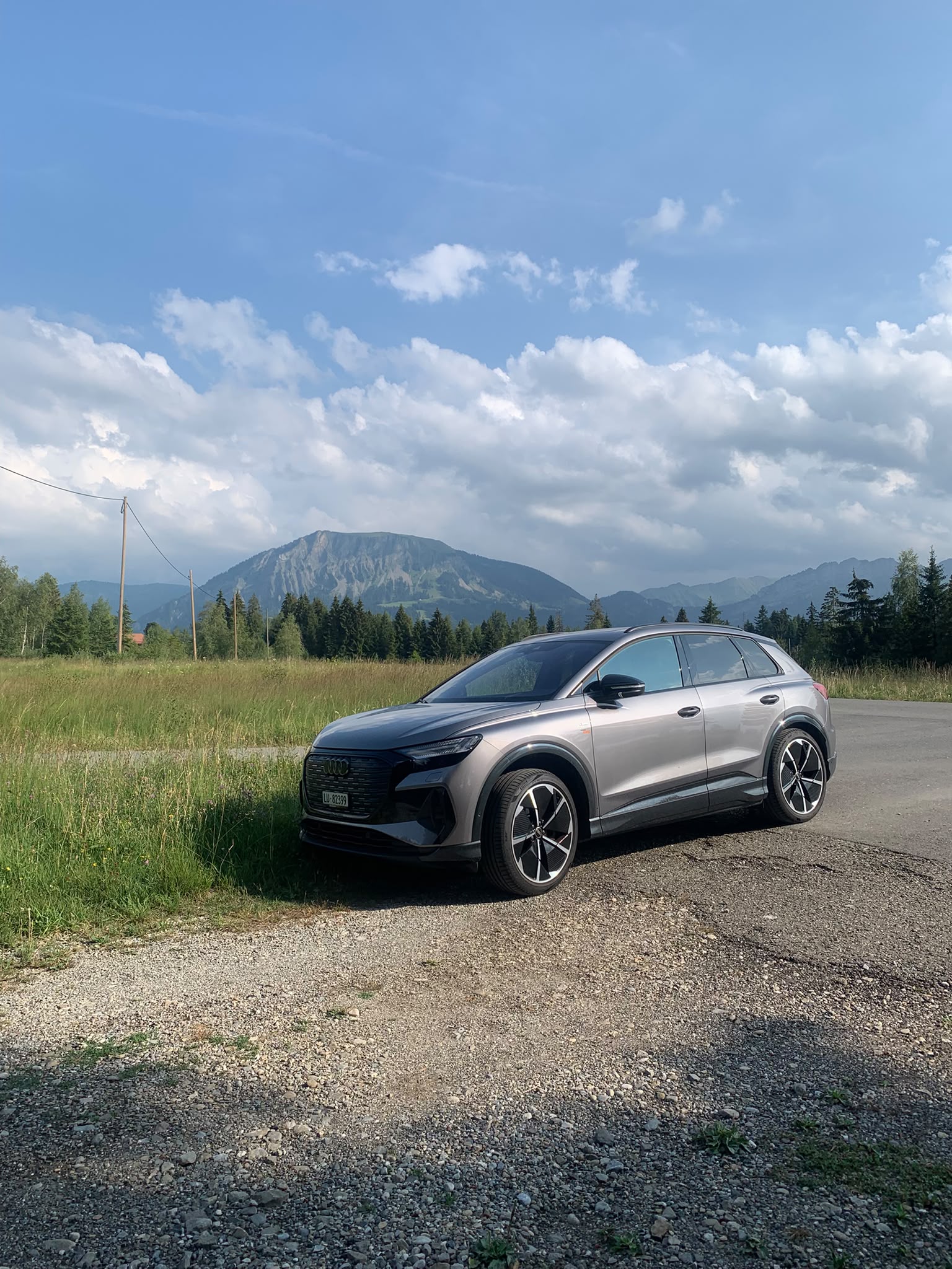 AUDI Q4 e-tron 45 Edition Swiss Ski quattro-image-1