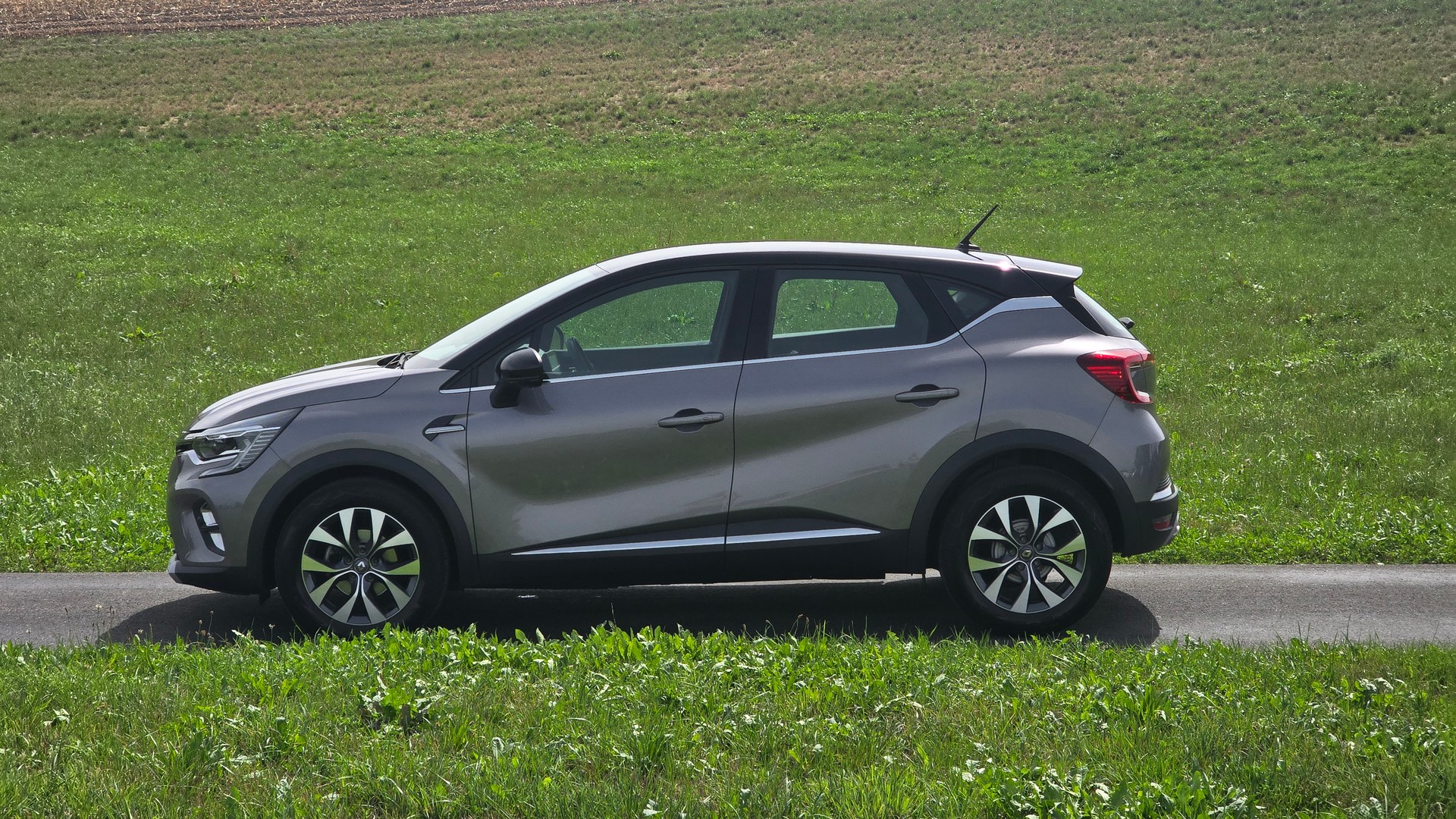 RENAULT Captur 1.3 TCe EDC Intens-image-2