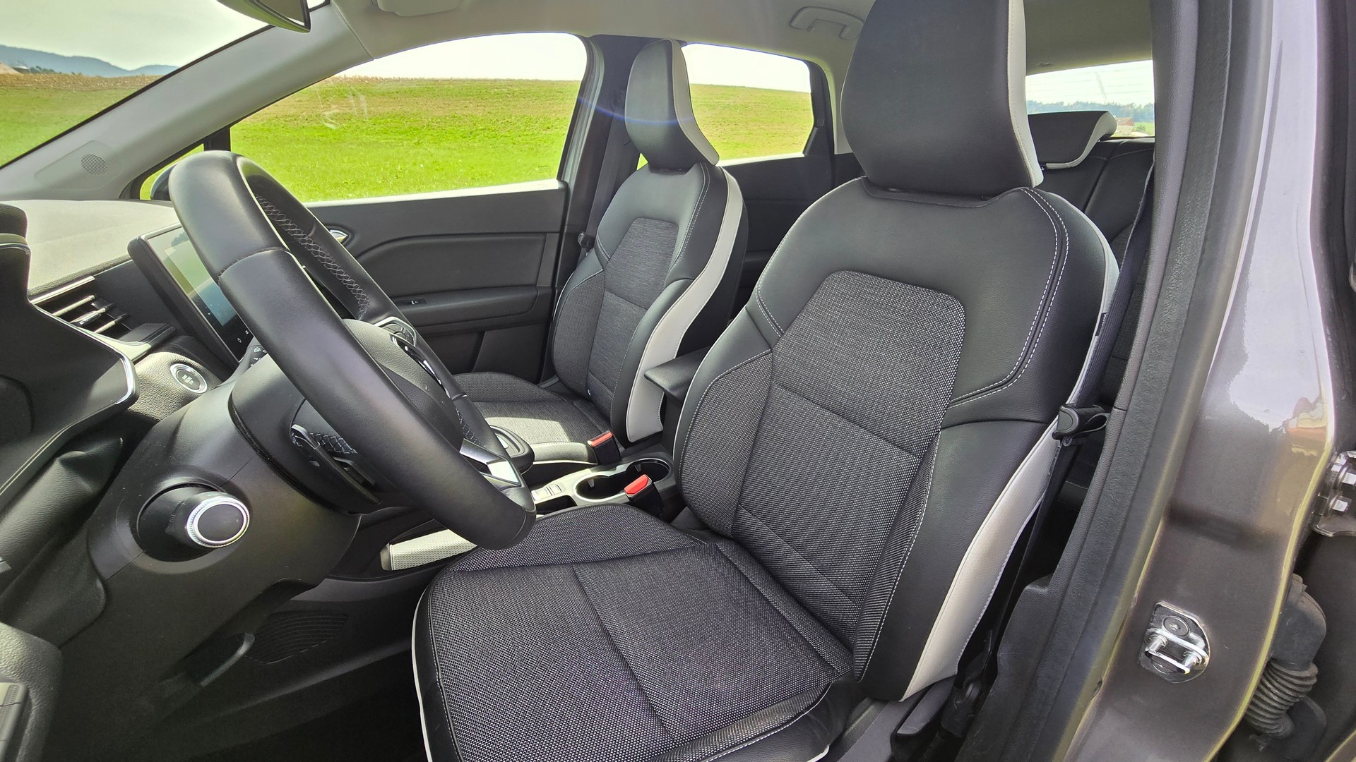 RENAULT Captur 1.3 TCe EDC Intens-image-14