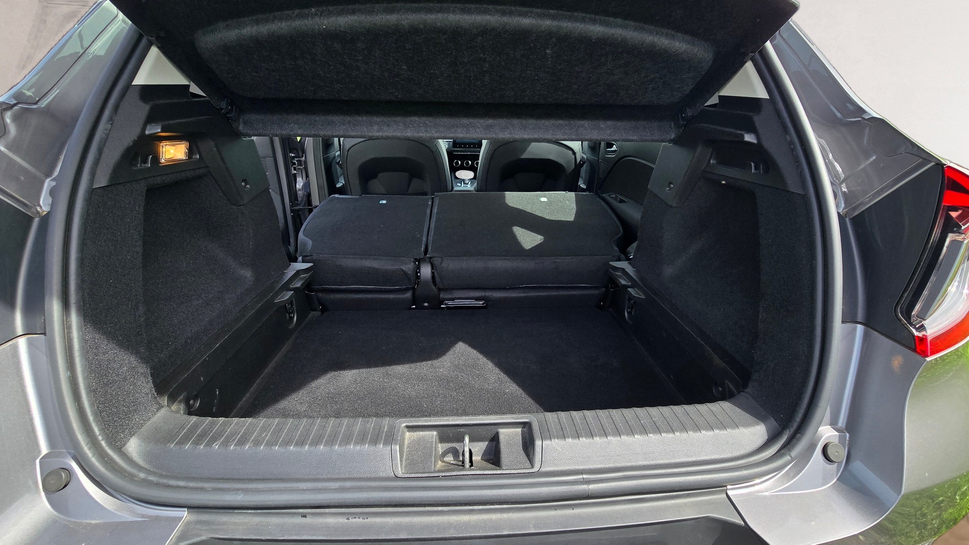 RENAULT Captur 1.3 TCe EDC Intens-image-10