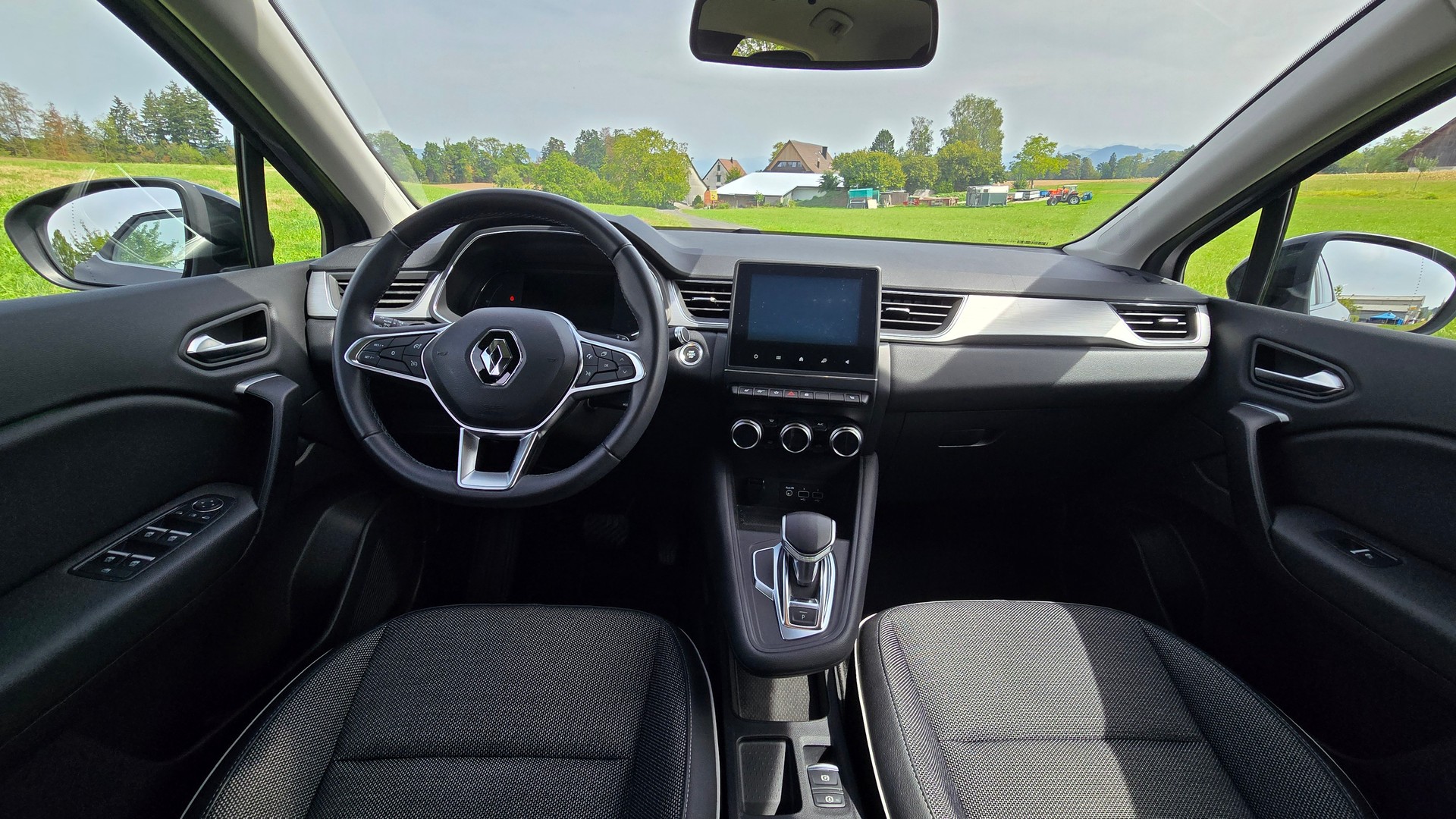 RENAULT Captur 1.3 TCe EDC Intens-image-8