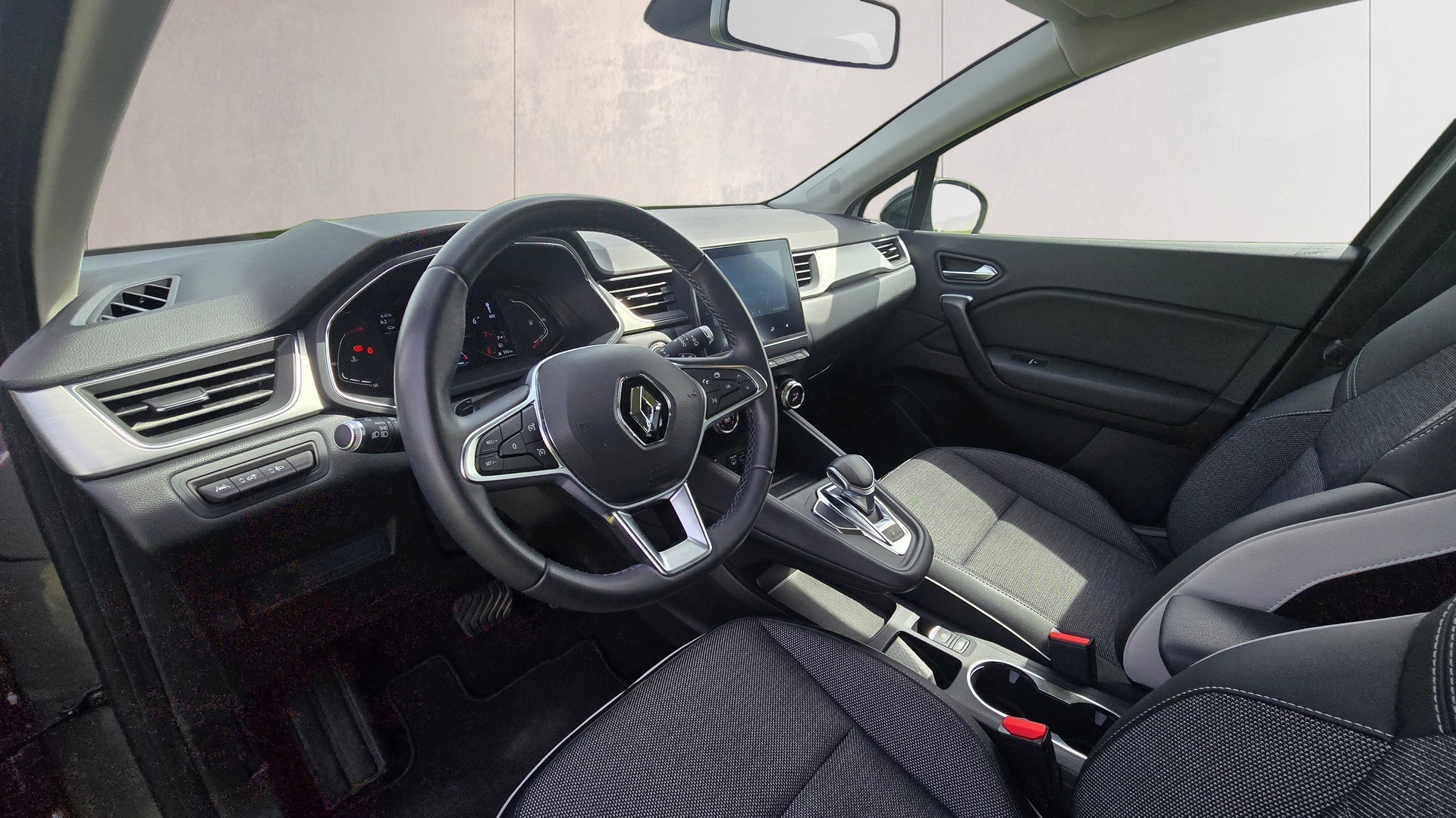 RENAULT Captur 1.3 TCe EDC Intens-image-17