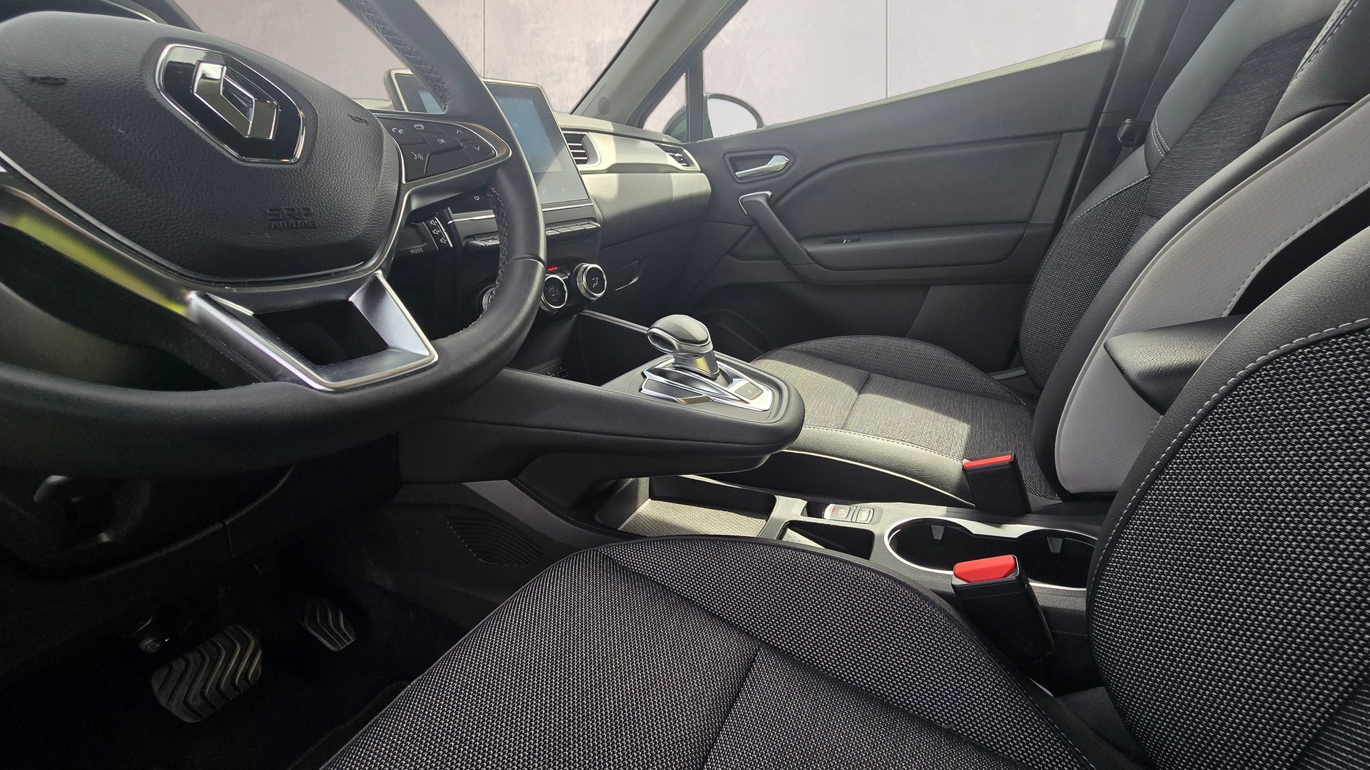 RENAULT Captur 1.3 TCe EDC Intens-image-19