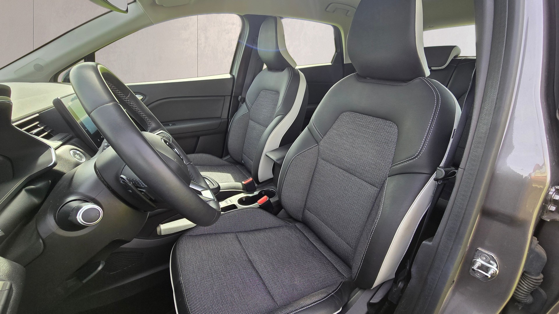 RENAULT Captur 1.3 TCe EDC Intens-image-13