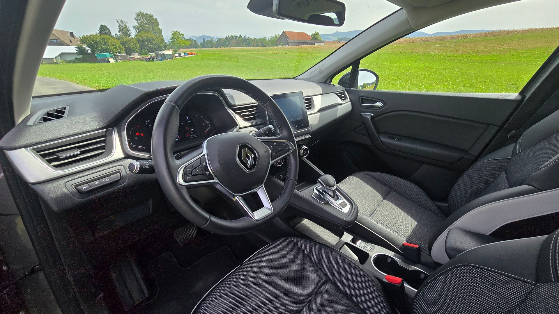 RENAULT Captur 1.3 TCe EDC Intens-image-18