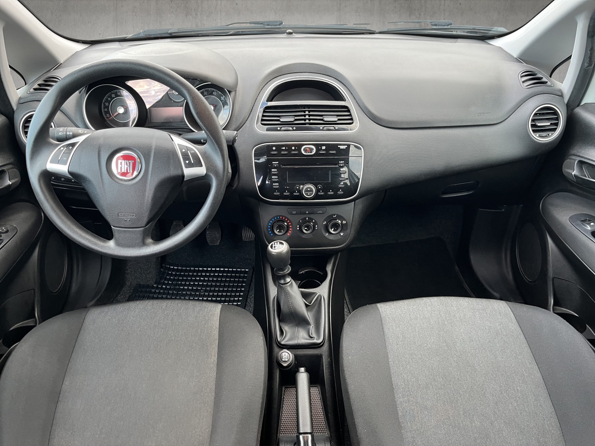 FIAT Punto 1.2 MyStyle-image-13