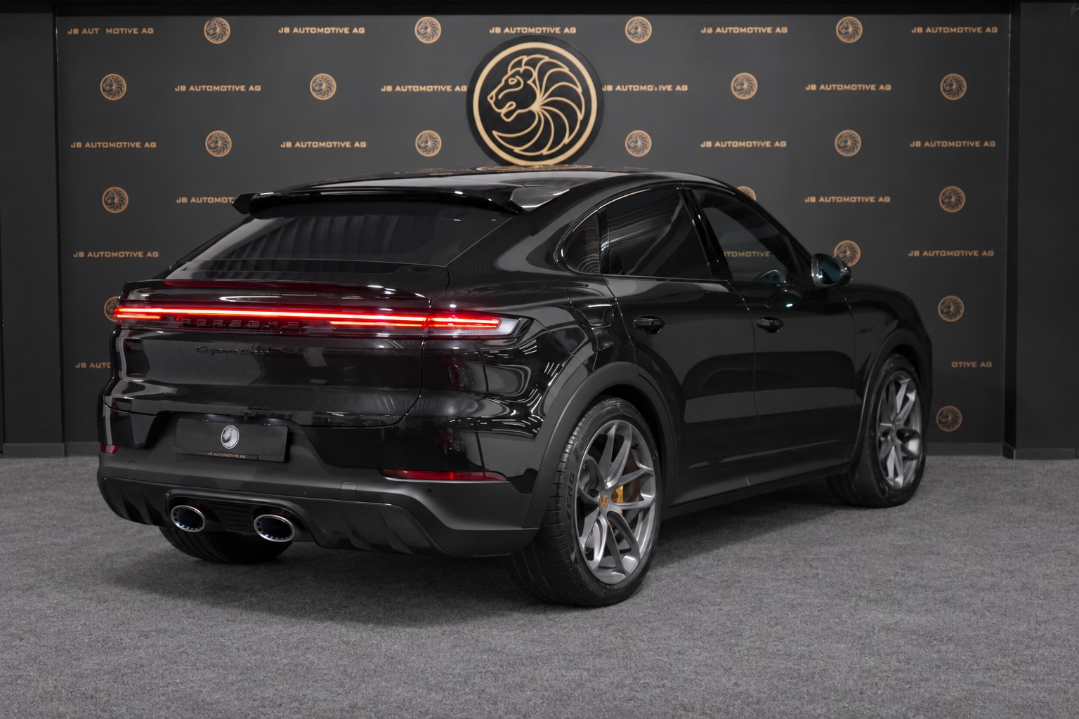 PORSCHE Cayenne Coupé Turbo E-Hybrid GT Tiptronic * Approved bis 2028, Akrapovic*-image-1