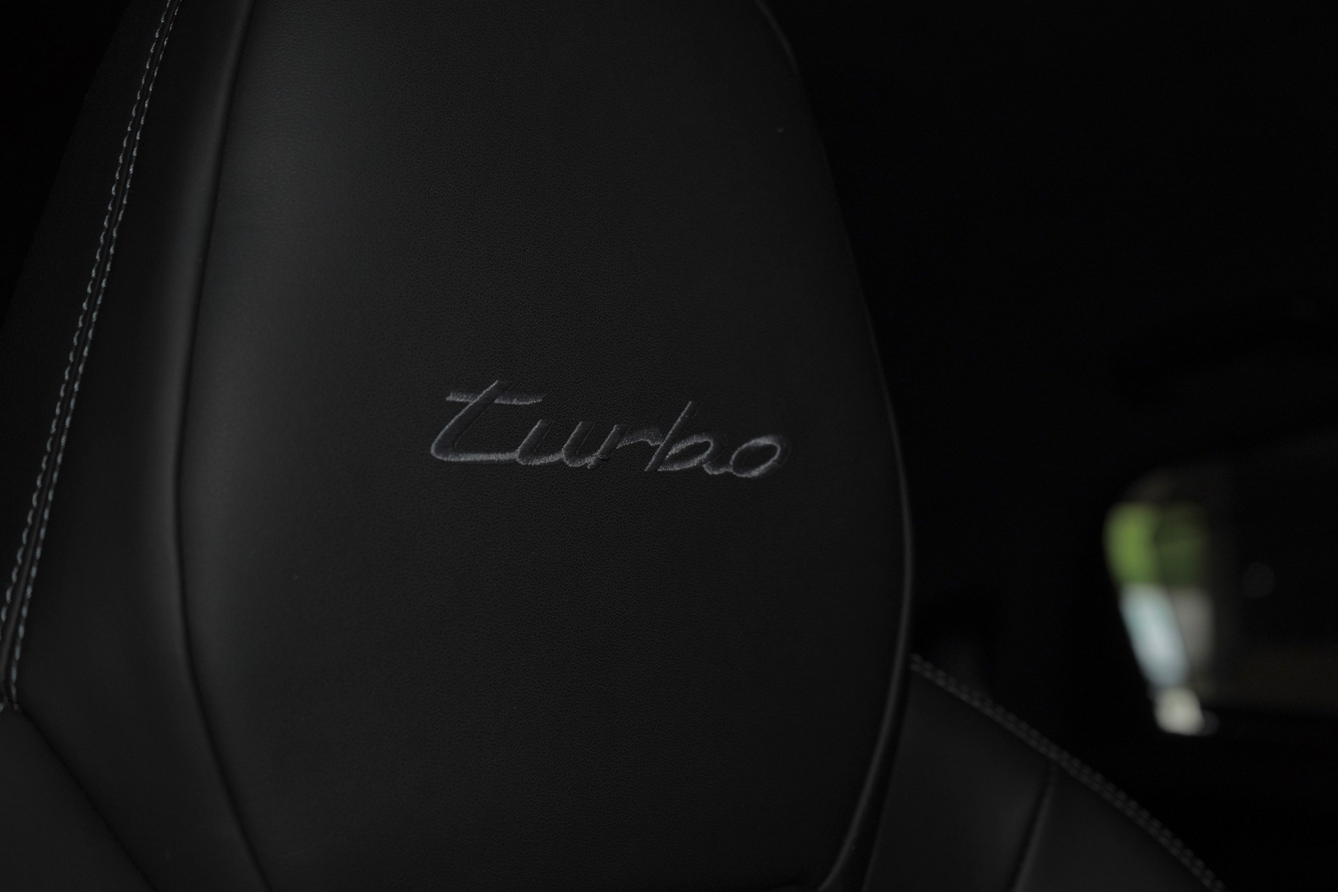 PORSCHE Cayenne Coupé Turbo E-Hybrid GT Tiptronic * Leasingszins ab 2.9%, Approved bis 2029, Akrapovic*-image-11