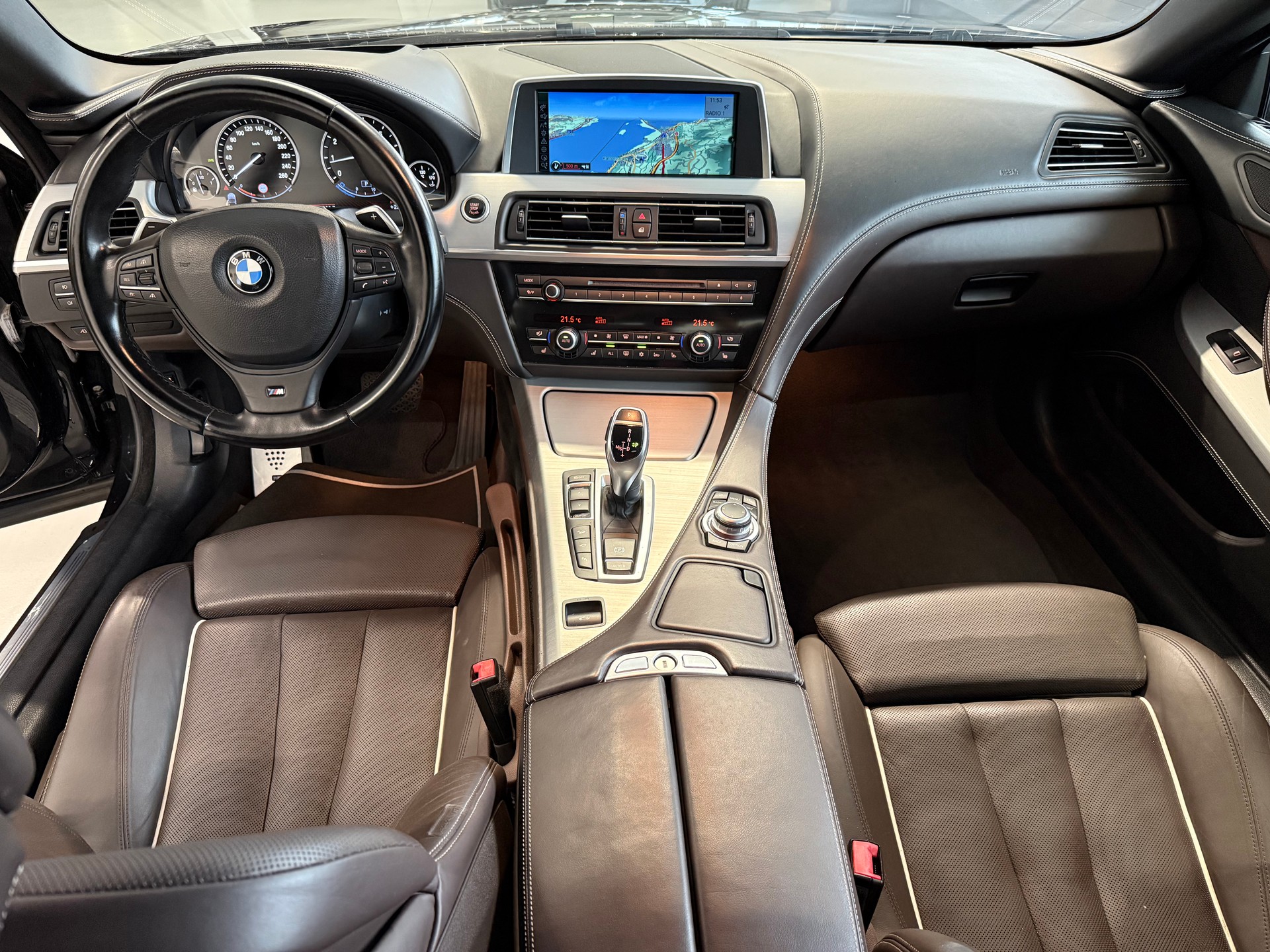 BMW 650i Cabrio M Sportpaket xDrive-image-24