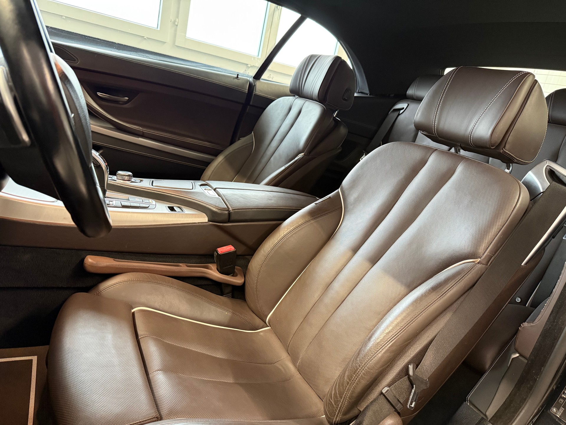 BMW 650i Cabrio M Sportpaket xDrive-image-22