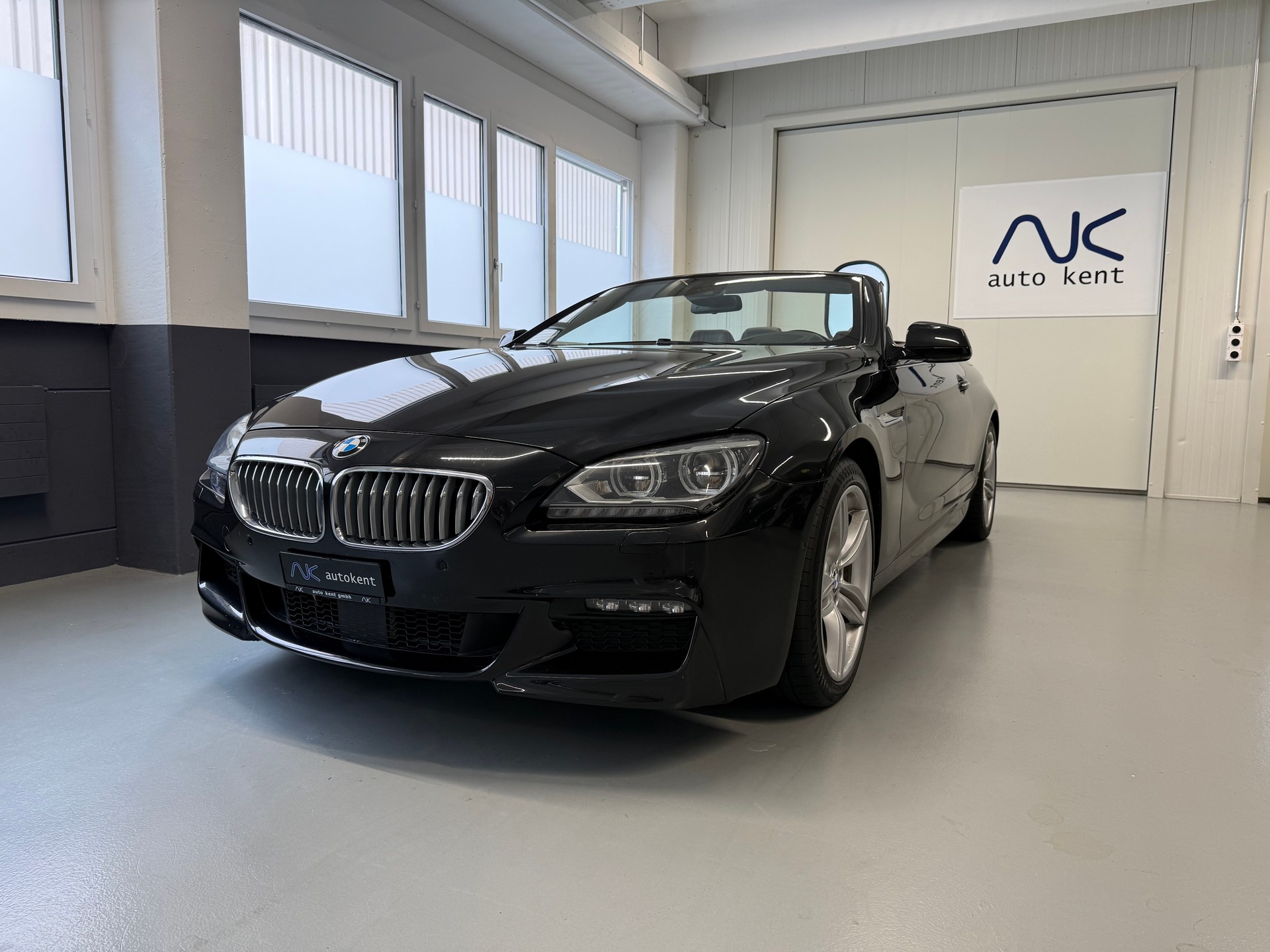 BMW 650i Cabrio M Sportpaket xDrive-image-0