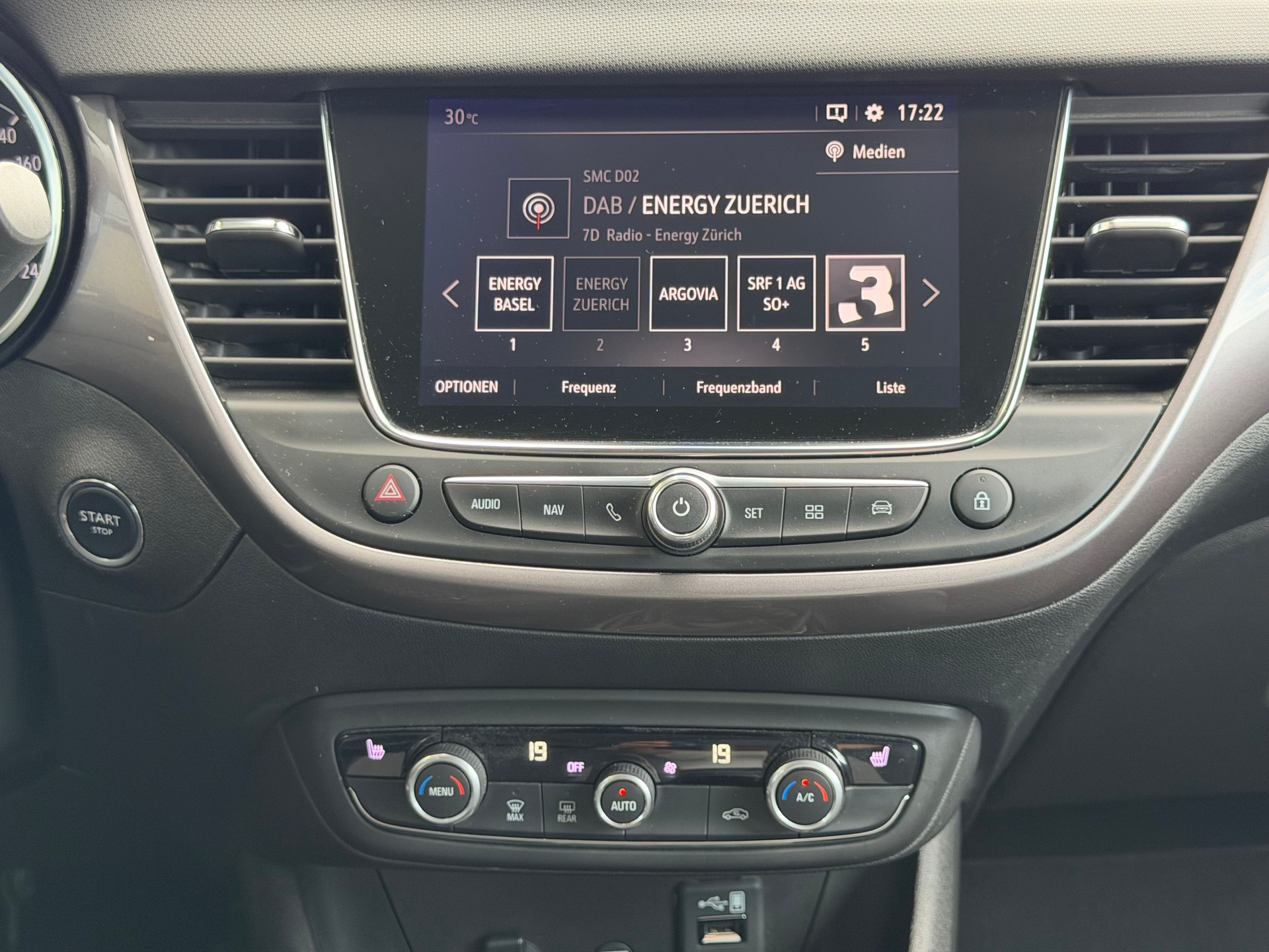 OPEL Crossland X 1.2 T 130 Excellence S/S-image-17