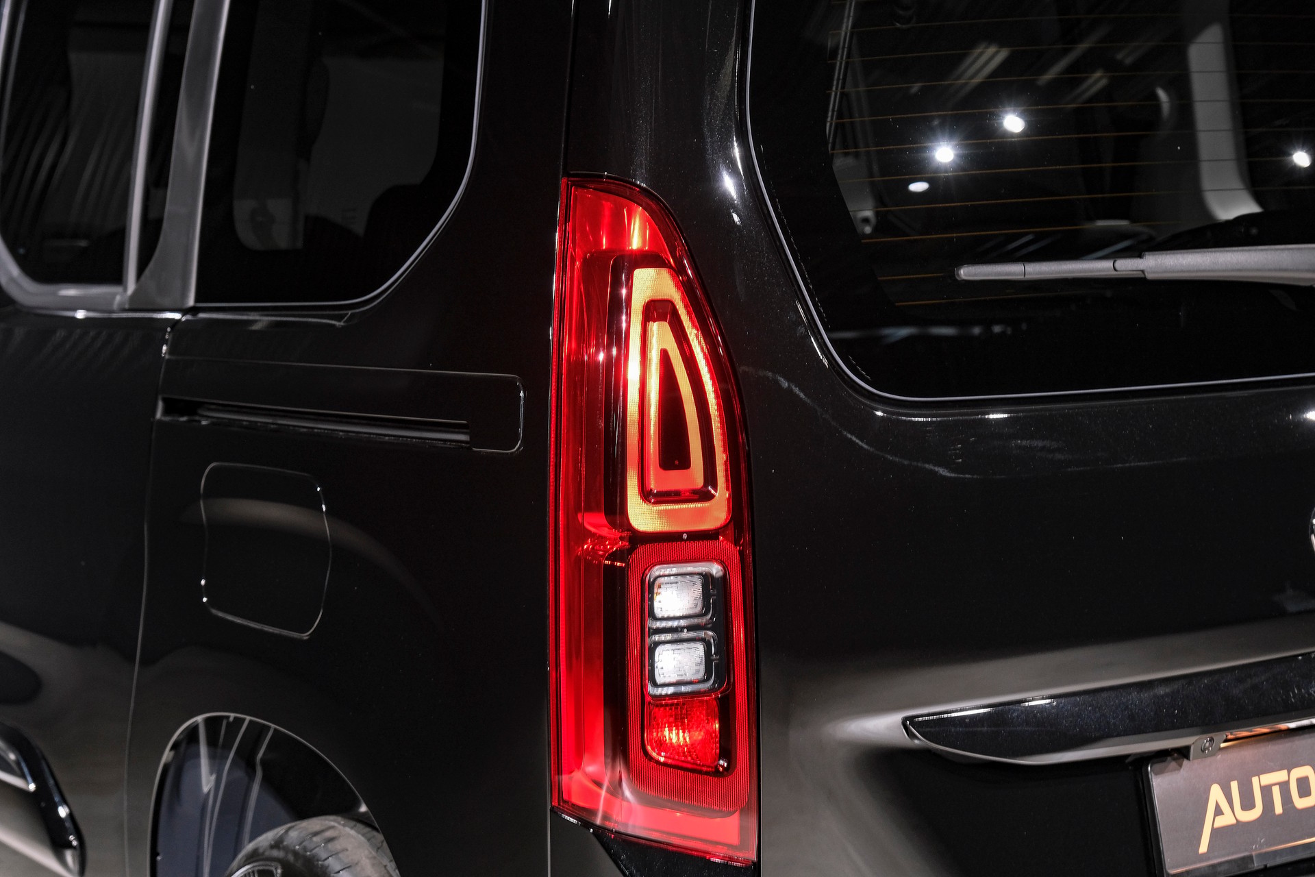 TOYOTA Proace City Verso 1.5 Trend L1 Medium Automatik-image-26