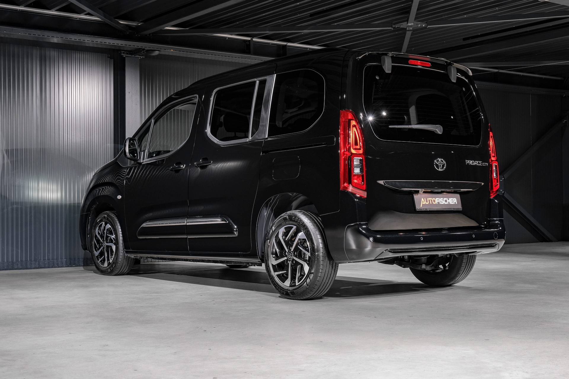 TOYOTA Proace City Verso 1.5 Trend L1 Medium Automatik-image-7