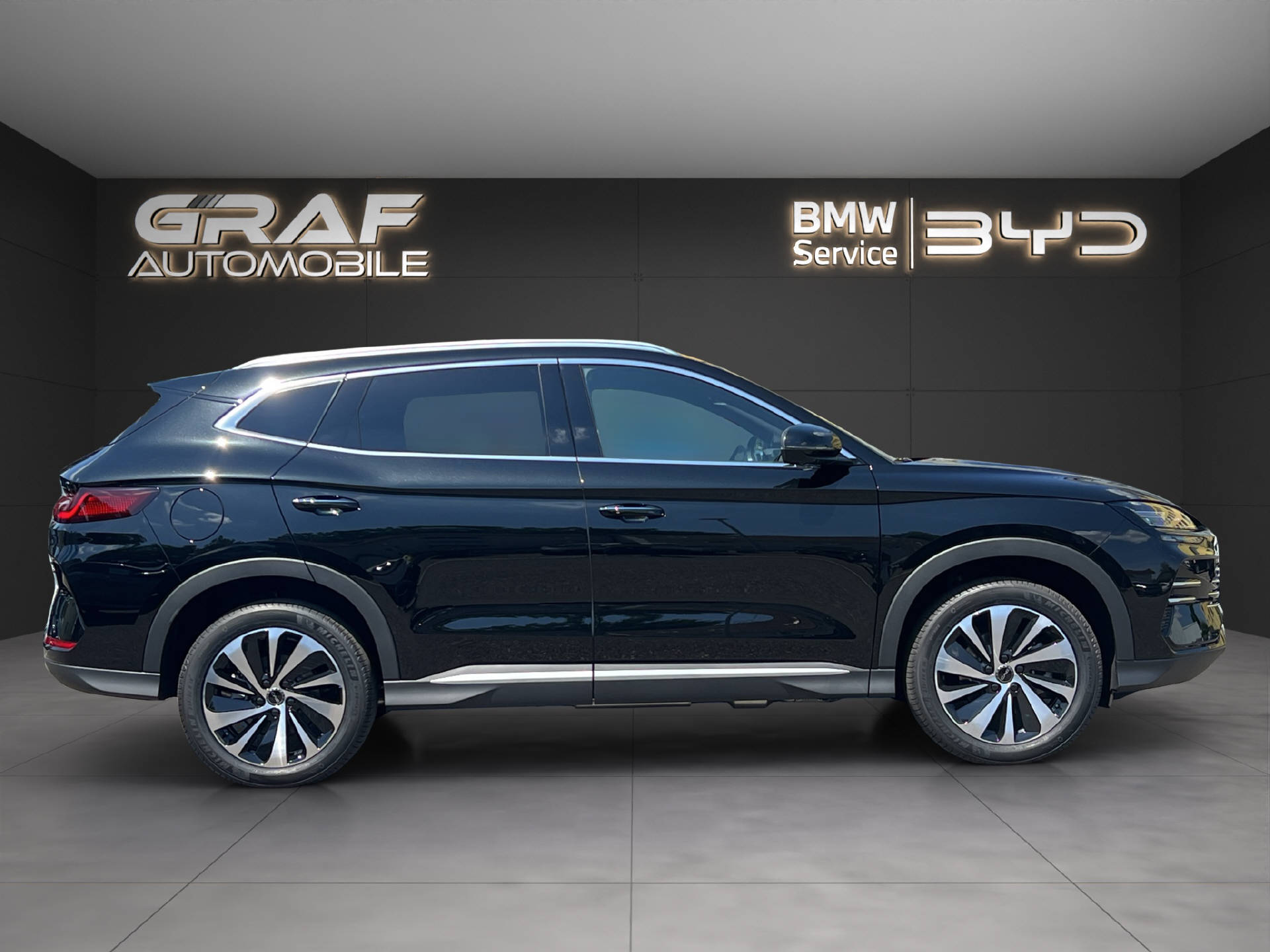 BYD Seal U DM-i Design-showroom-element-3