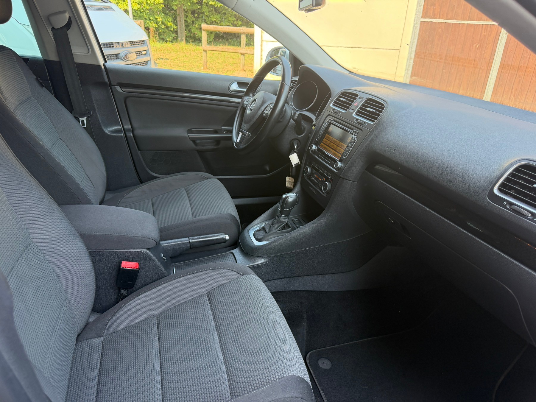 VW Golf Variant 1.6 TDI BMT Comfortline DSG-image-7