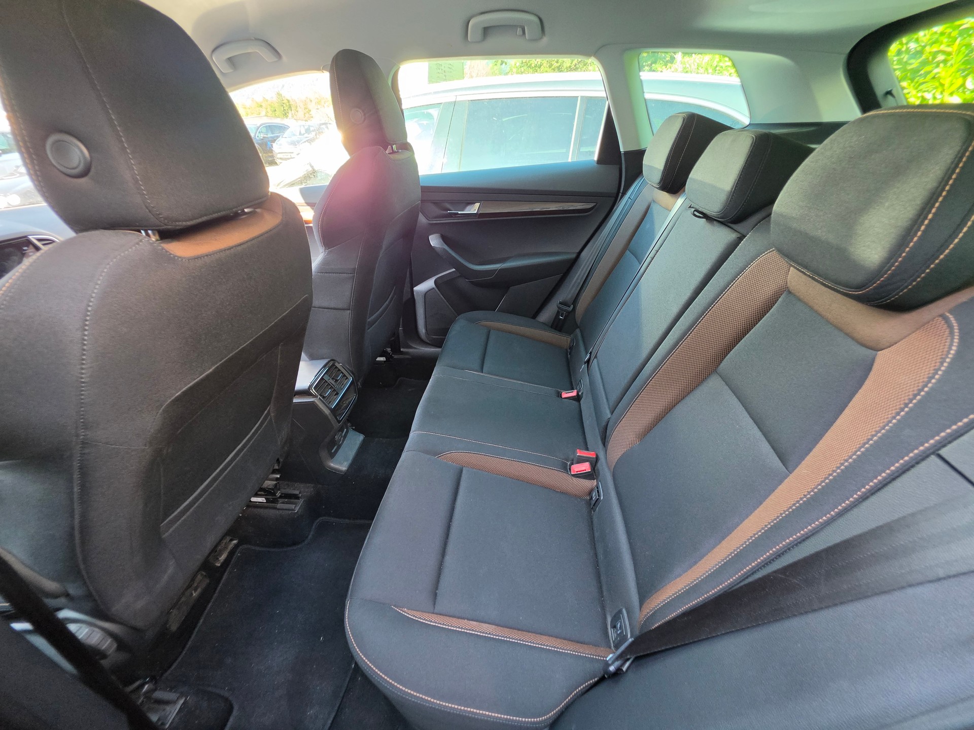 SKODA Karoq 1.5 TSI ACT Scout 4x4 DSG-image-9