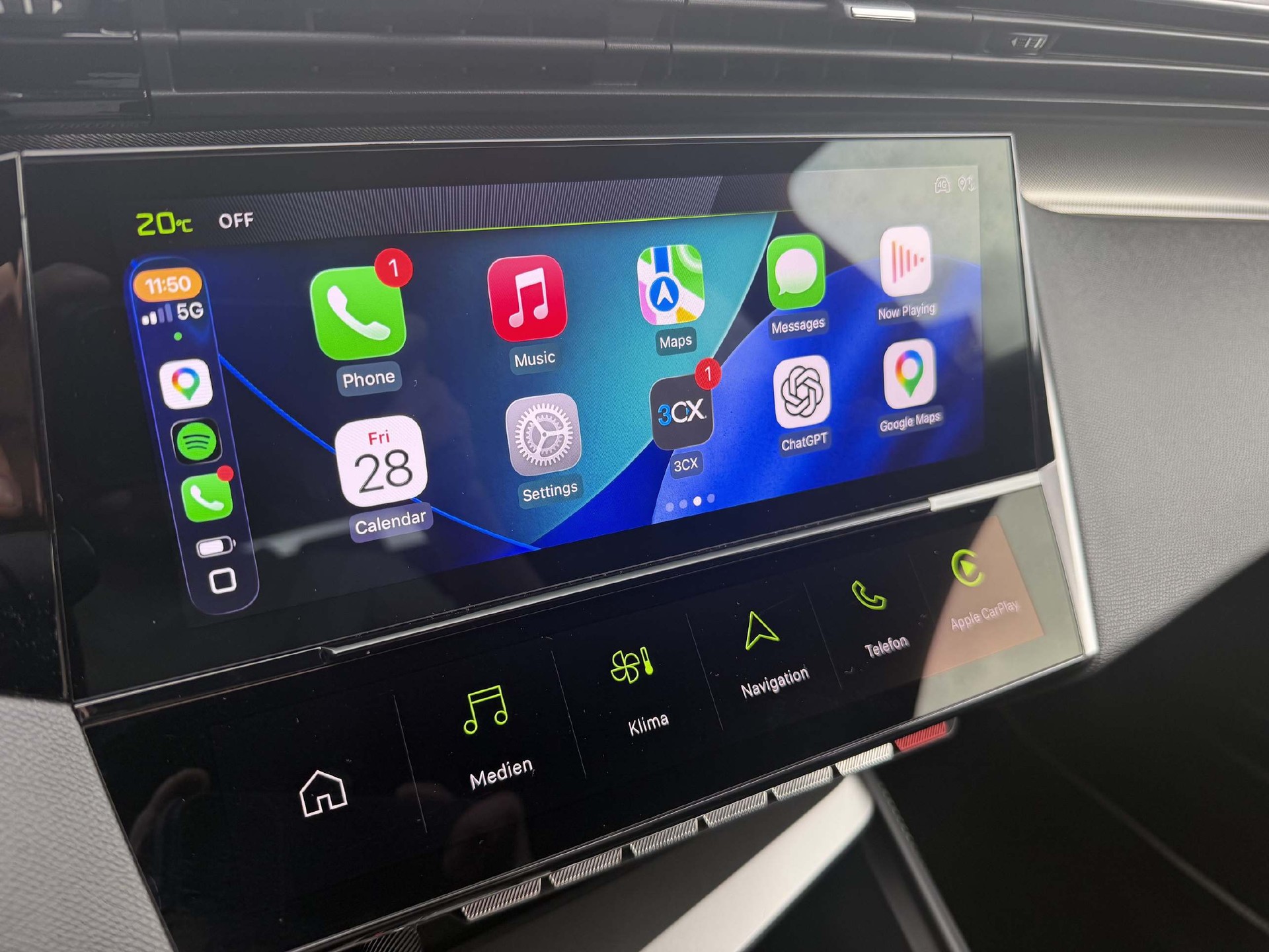 PEUGEOT 308 SW 1.2 Hybrid GT *5 Jahre Werksgarantie*-image-11